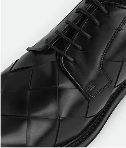 Tie Lace-Up Shoe