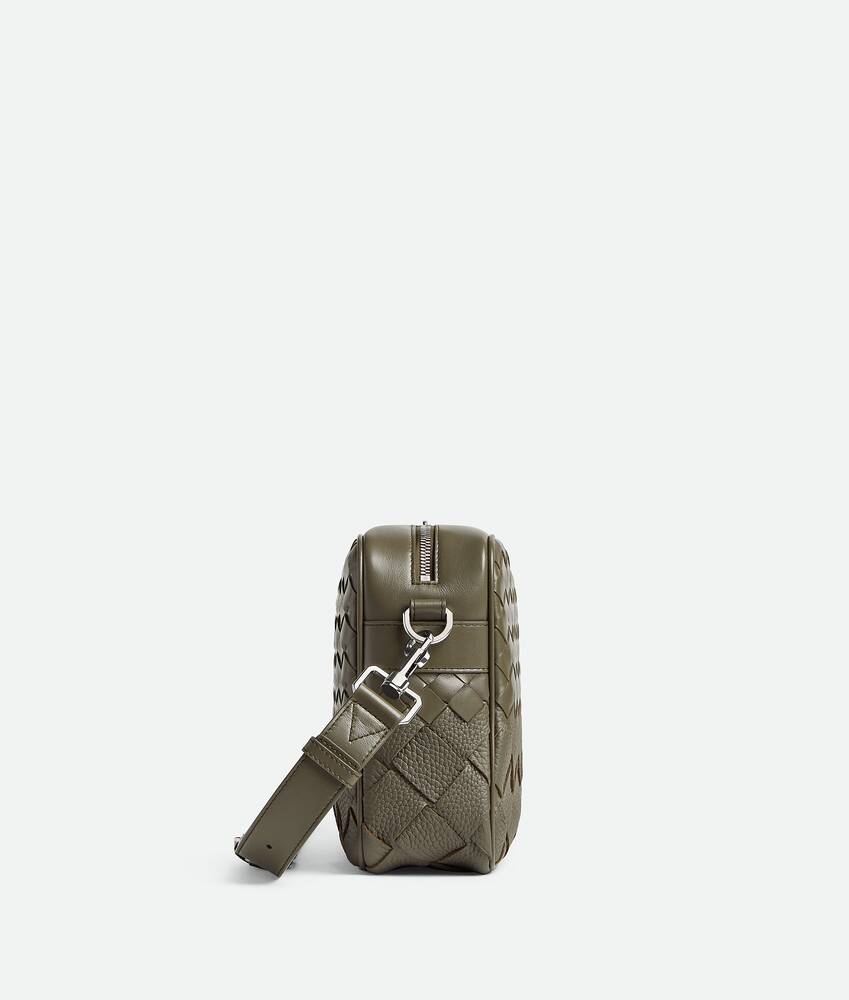 サイプレスイントレチャート カメラバッグ| Bottega Veneta® 日本