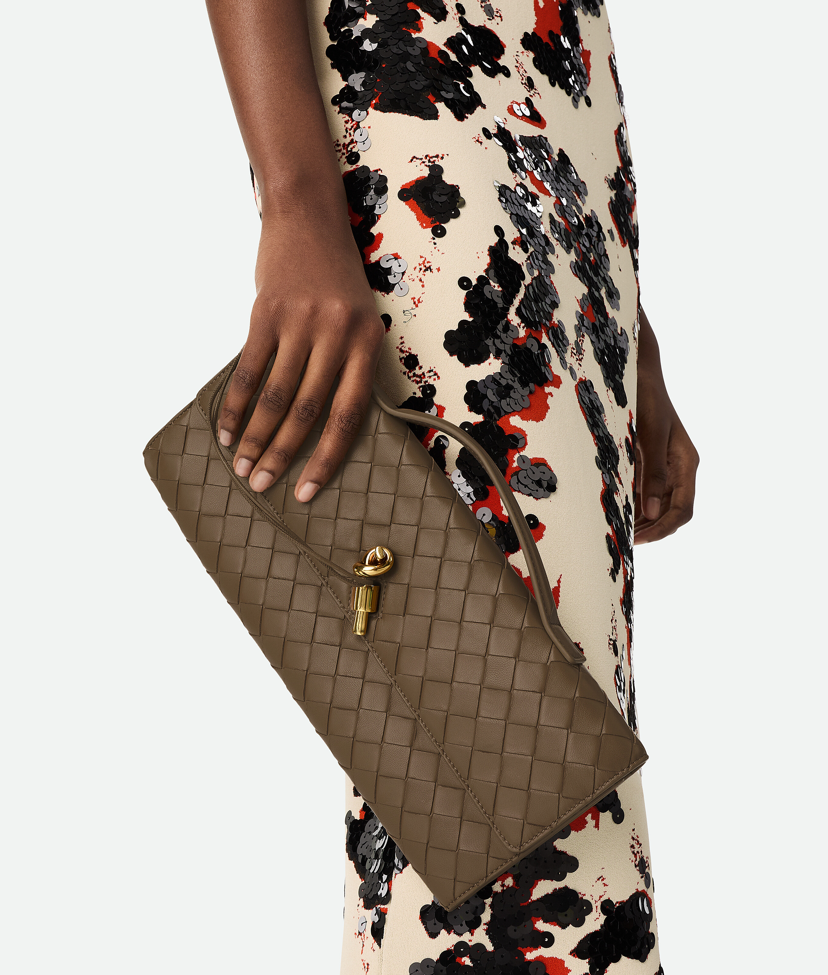 Bottega Veneta Medium Leather Andiamo Clutch Bag In Pinecone