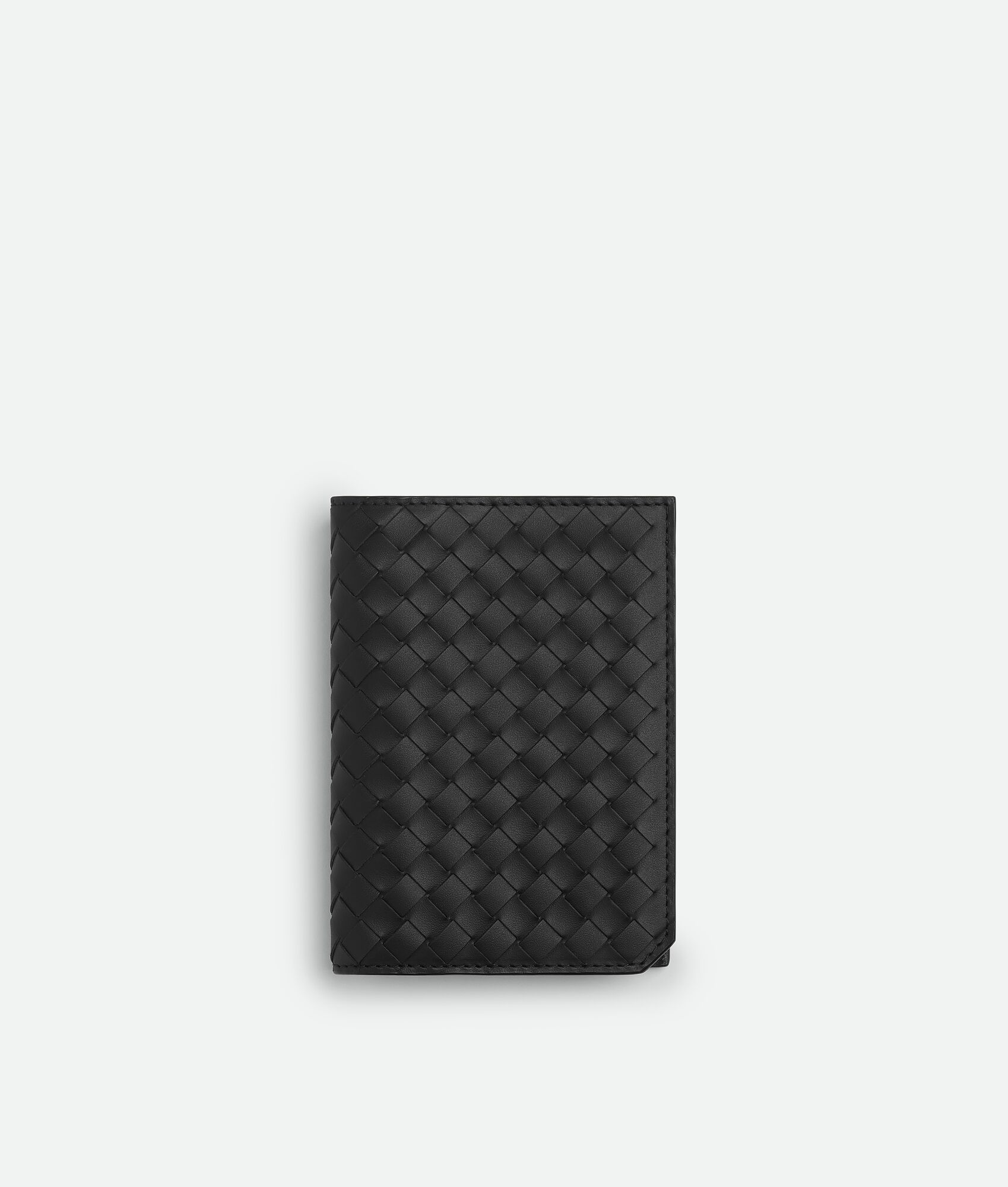 Intrecciato Piccolo Passport Case in Black — 813727072