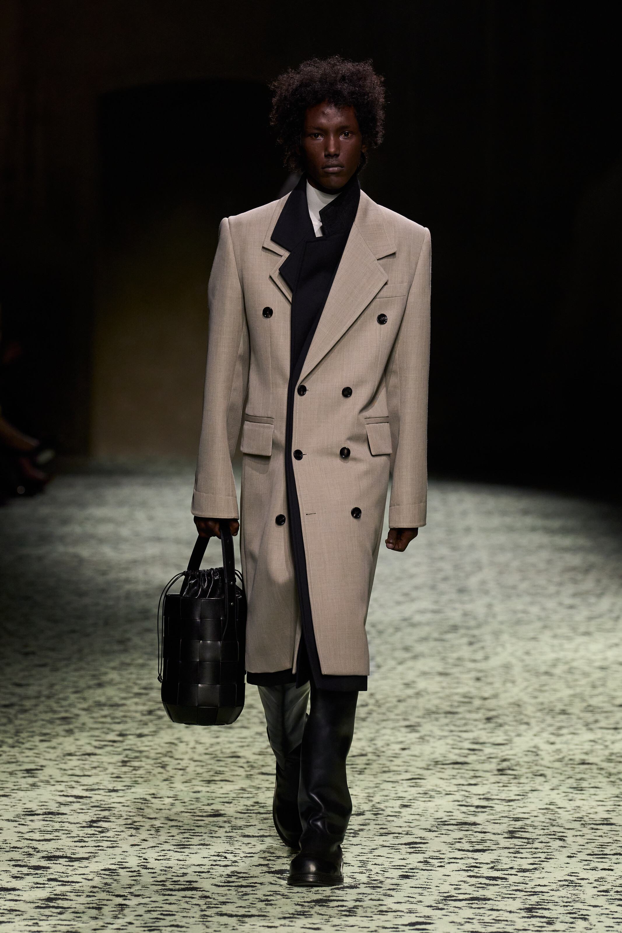 BOTTEGA VENETA WINTER 2023-冬季时装秀-BV 2023时装秀造型 | Bottega Veneta葆蝶家中国官方网站 | Bottega Veneta