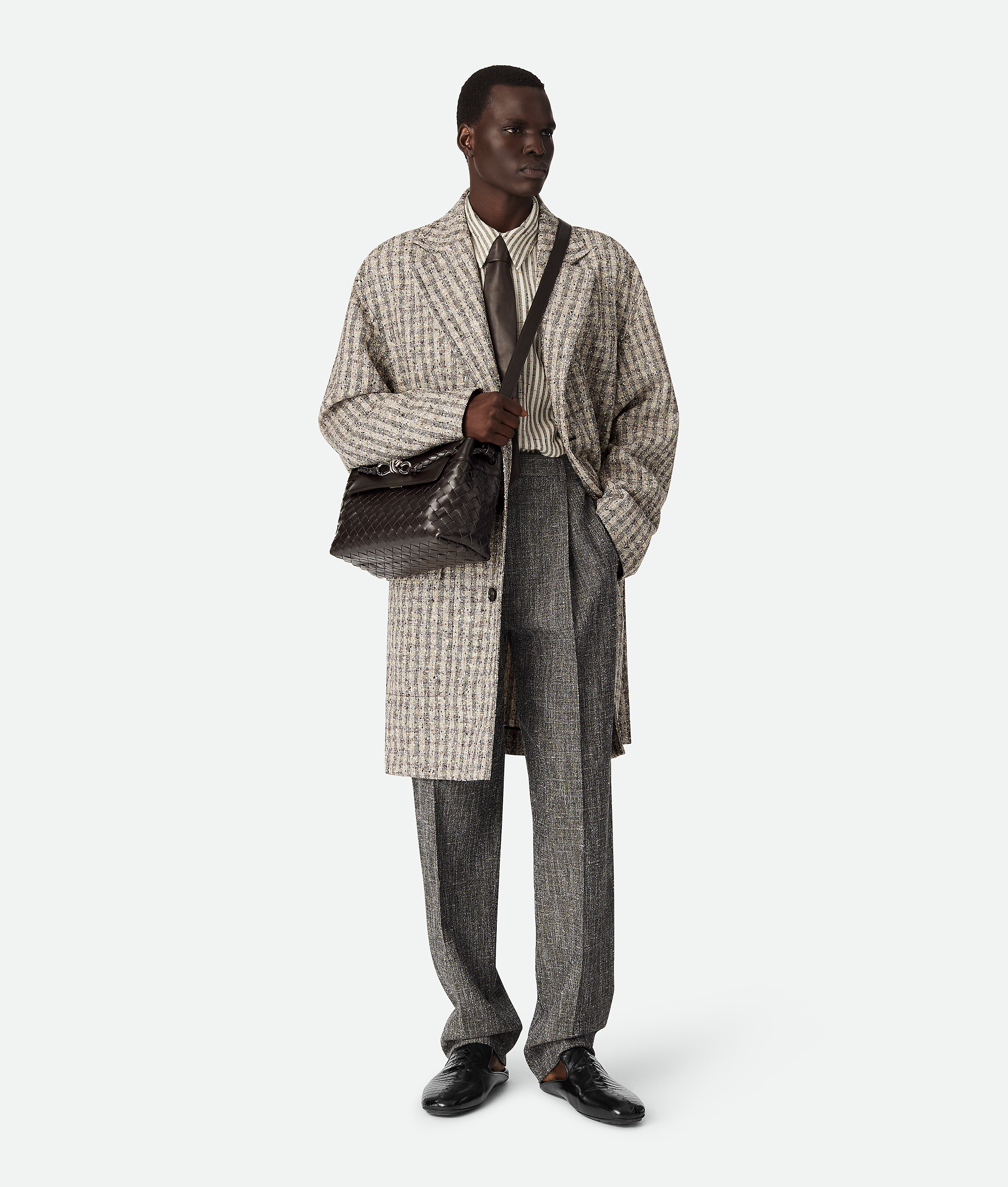 Bottega Veneta Kleine Andiamo Messenger Bag In Fondant