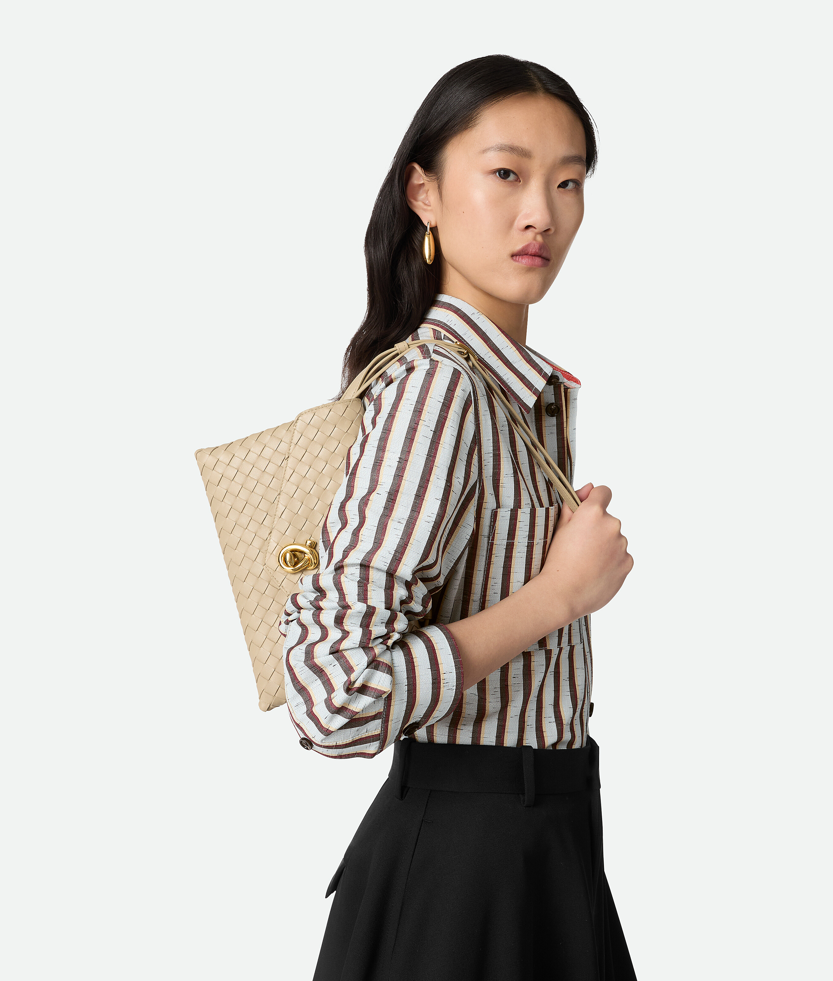 Bottega Veneta Knot Lock Leather Top-handle Bag In Ecru