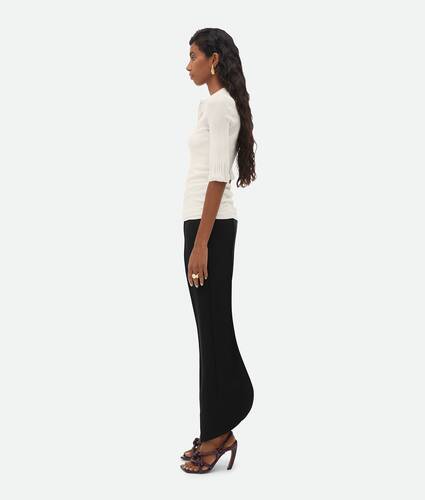 Blusa com Modelagem Ajustada em Algodão Leve