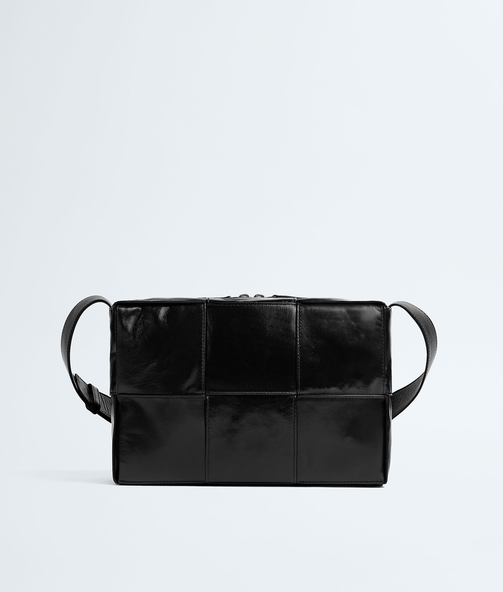 Arco Camera Bag in Black — 813105332