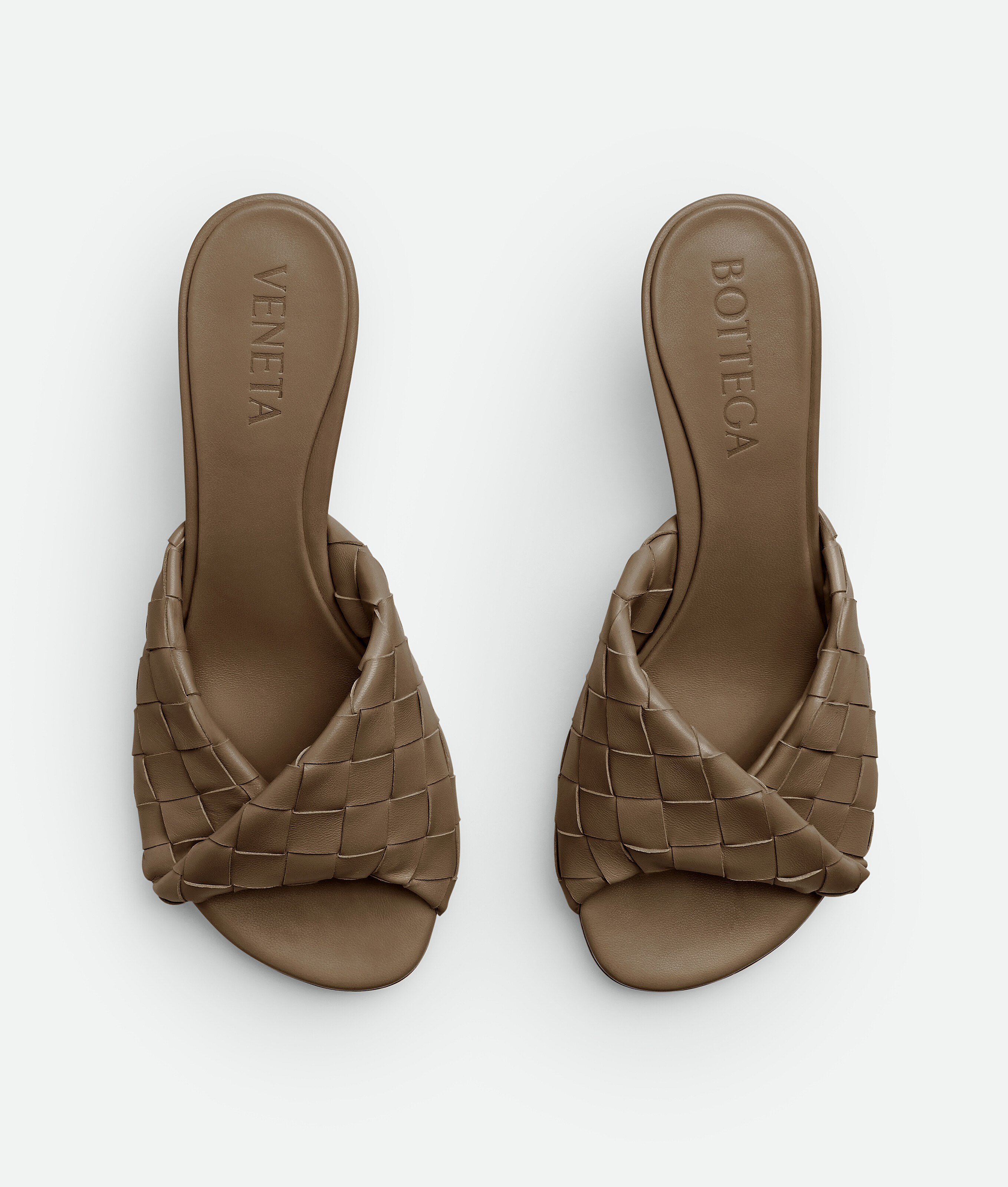 Bottega Veneta Mud Nappa Leather Blink Flat Sandals In Pinecone