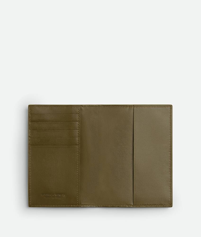 Display a large version of the product image 2 - Intrecciato Passport Case