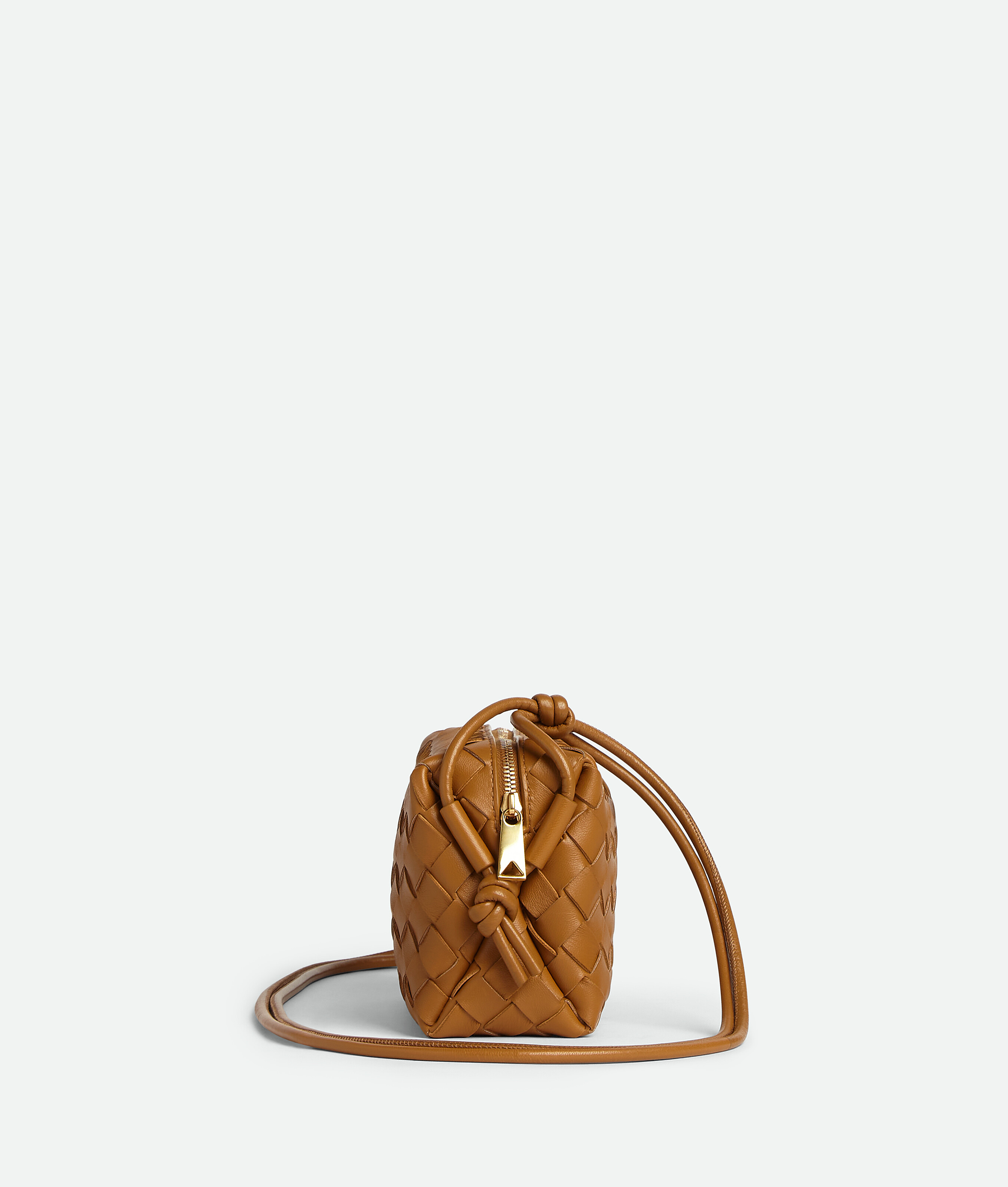 Shop Bottega Veneta Mini Loop Kameratasche In Brown