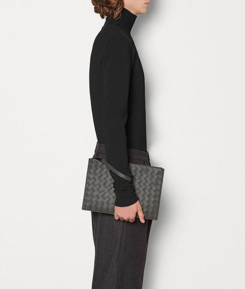 Display a large version of the product image 2 - POUCH