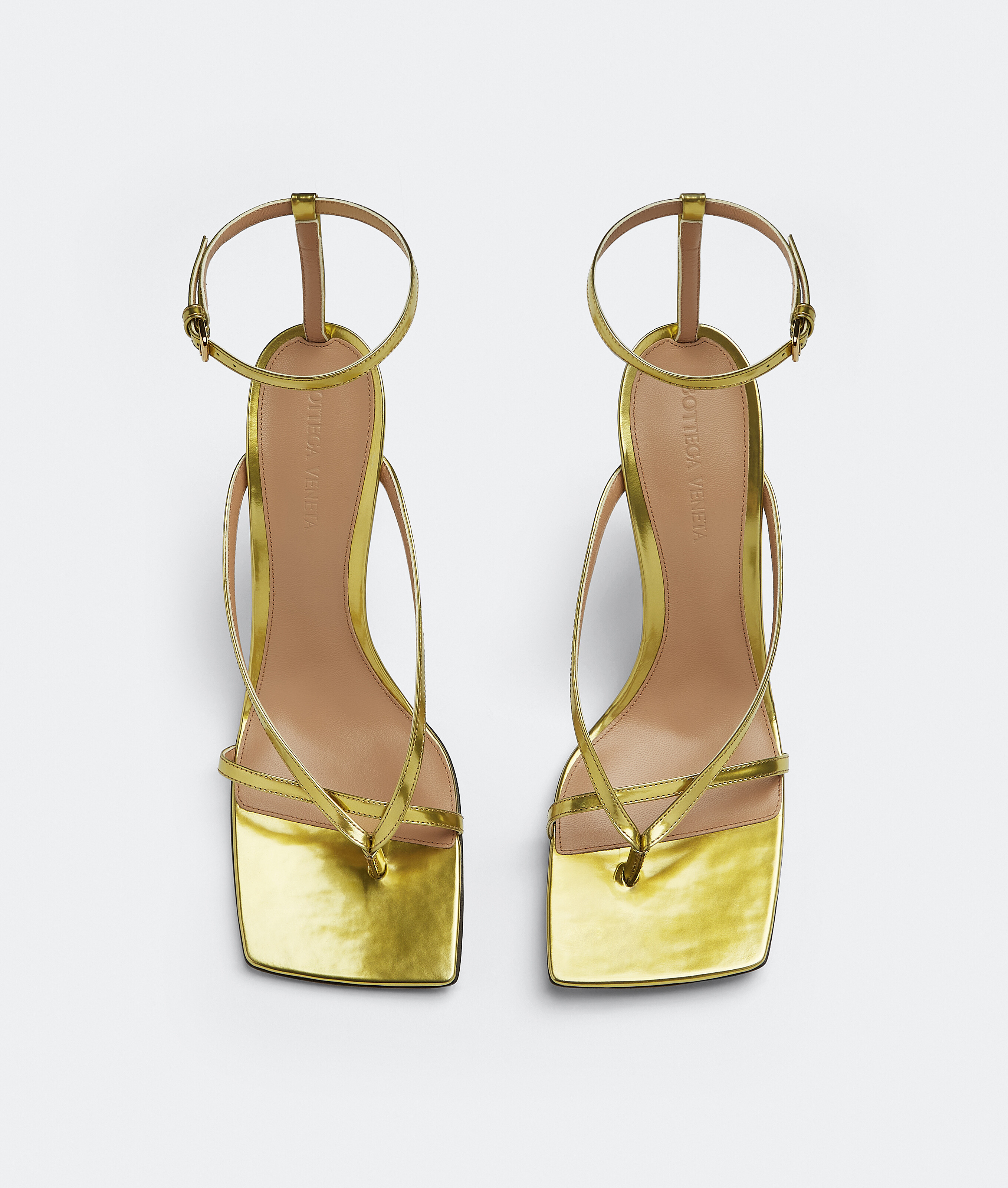 Shop Bottega Veneta Stretch Sandale Mit Riemen In Gold