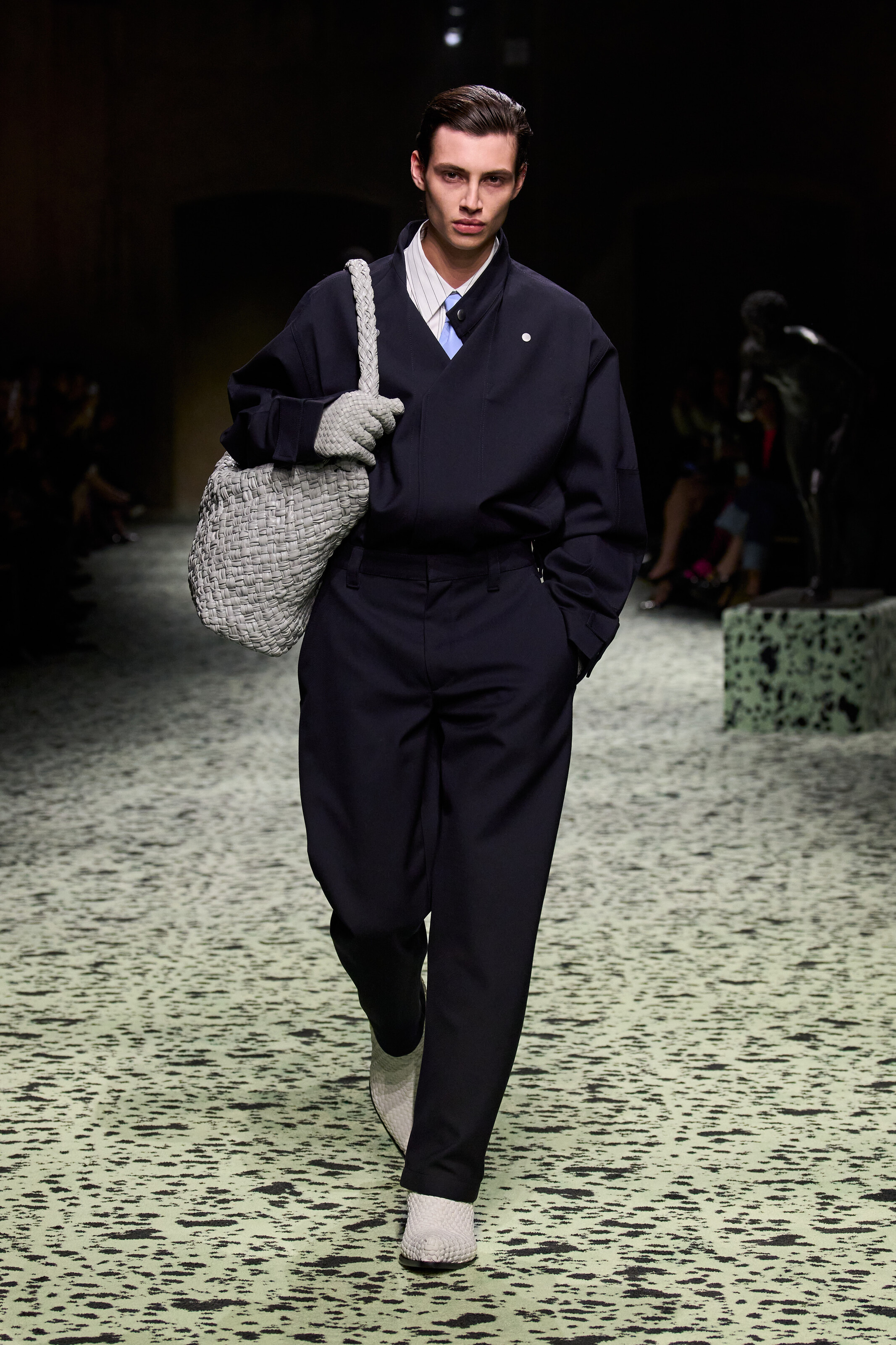 BOTTEGA VENETA WINTER 2023-冬季时装秀-BV 2023时装秀造型 | Bottega Veneta葆蝶家中国官方网站 | Bottega Veneta