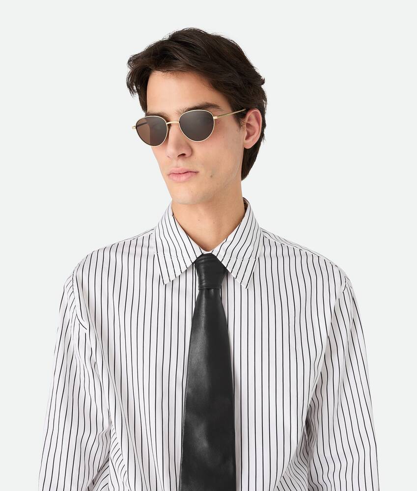 Display a large version of the product image 2 - Intrecciato Panthos Sunglasses