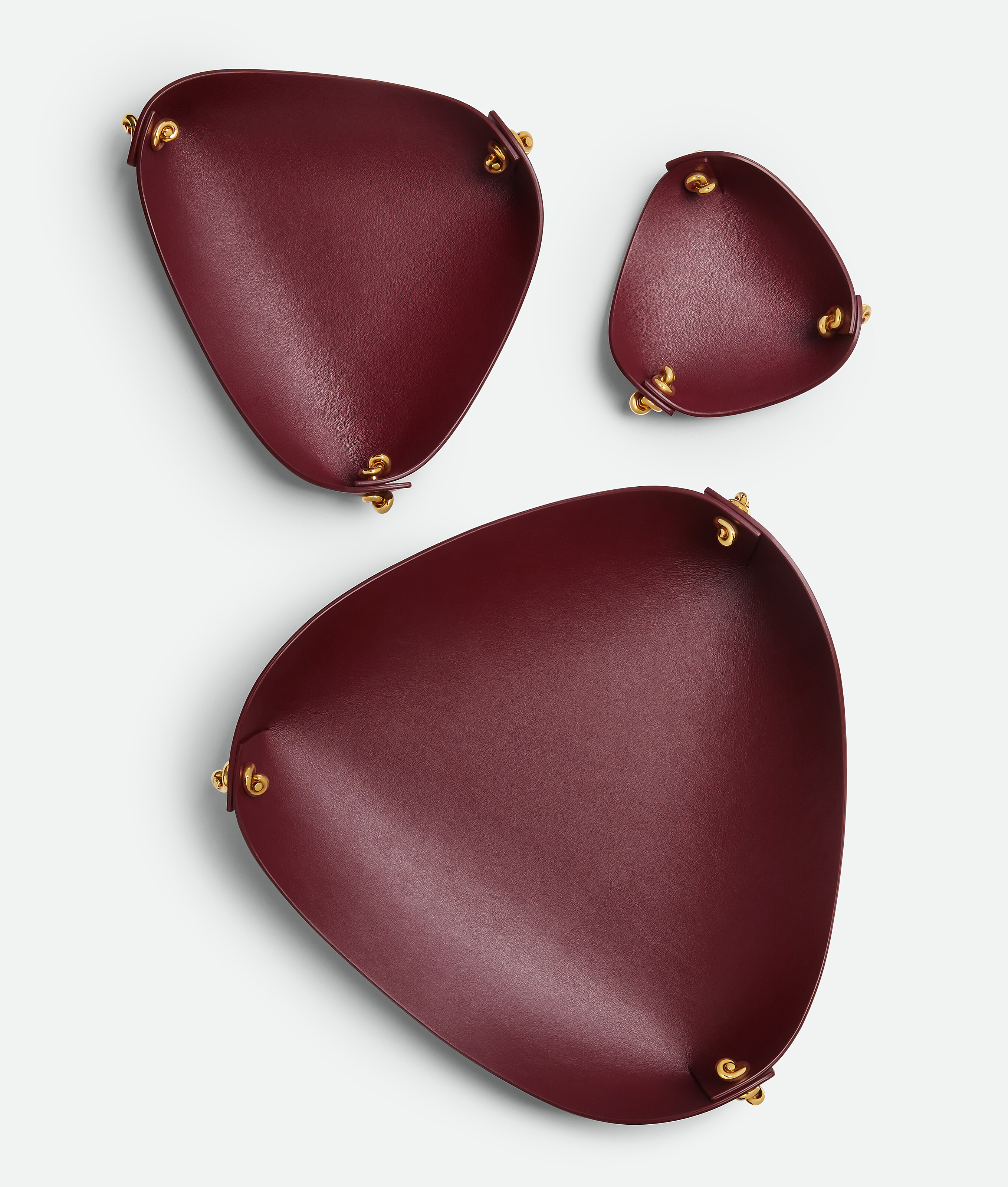 BOTTEGA VENETA VIDE-POCHE EN CUIR GRAND FORMAT AVEC NŒUDS EN MÉTAL