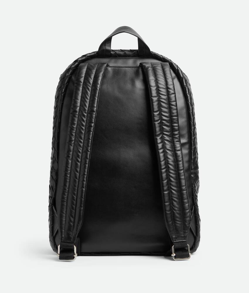 ブラックイントレチャート バックパック| Bottega Veneta® 日本 ブラックイントレチャート バックパック| Bottega Veneta® 日本