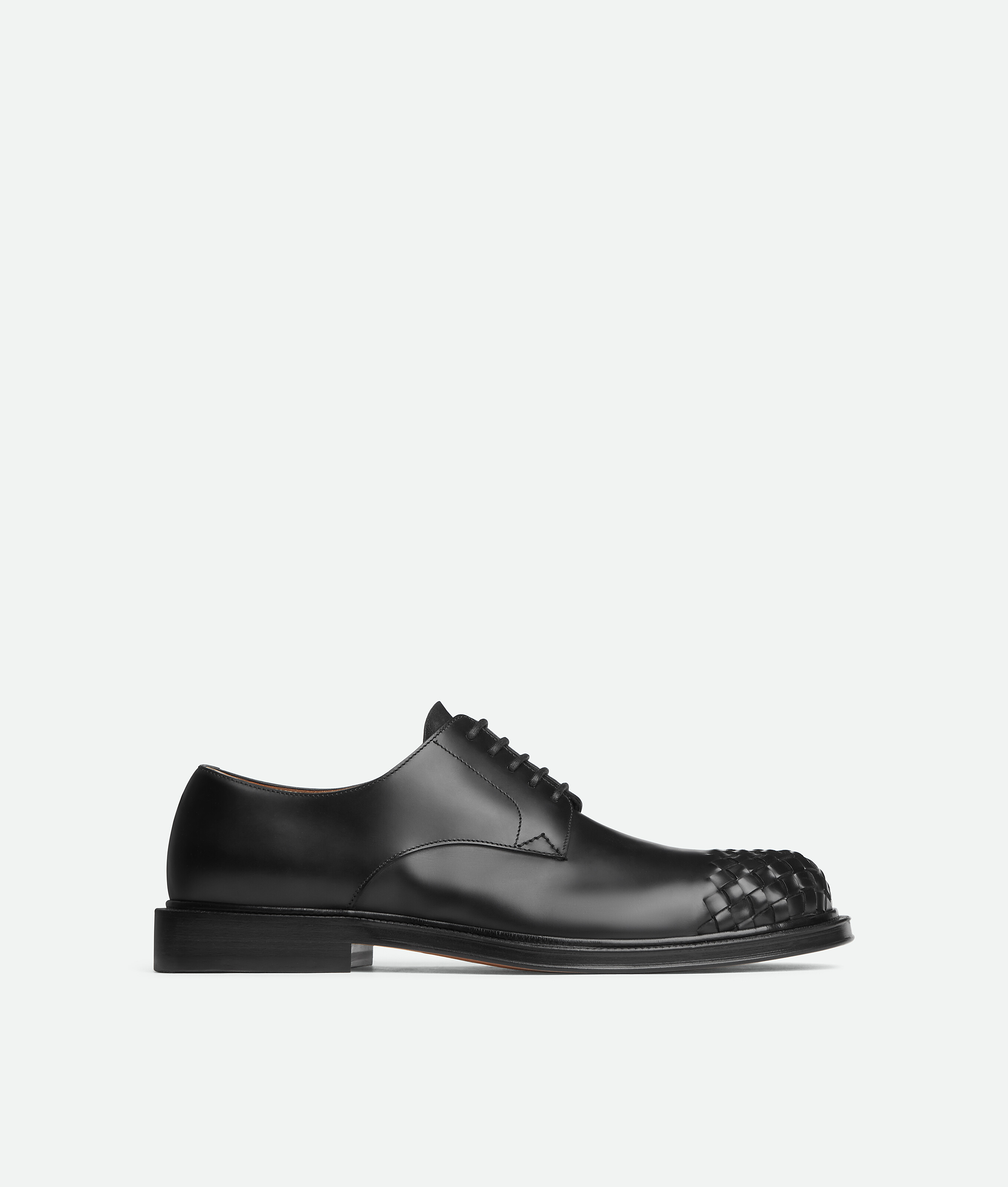 James Lace-Up Shoe