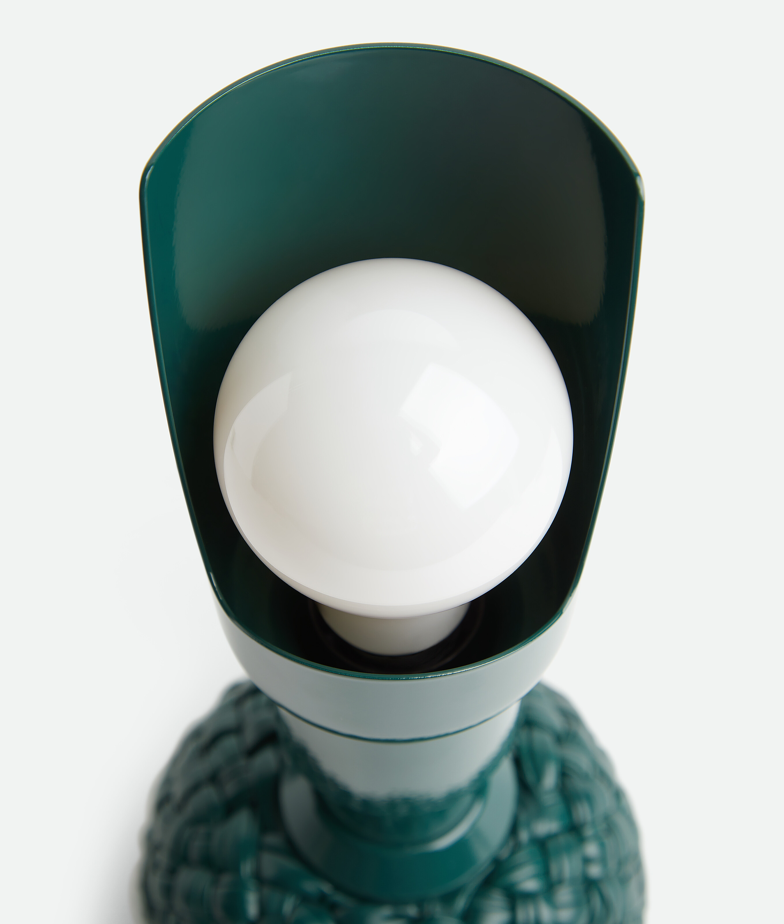 Model 600 grand format en Emerald green Bottega Veneta France FR - Image 2