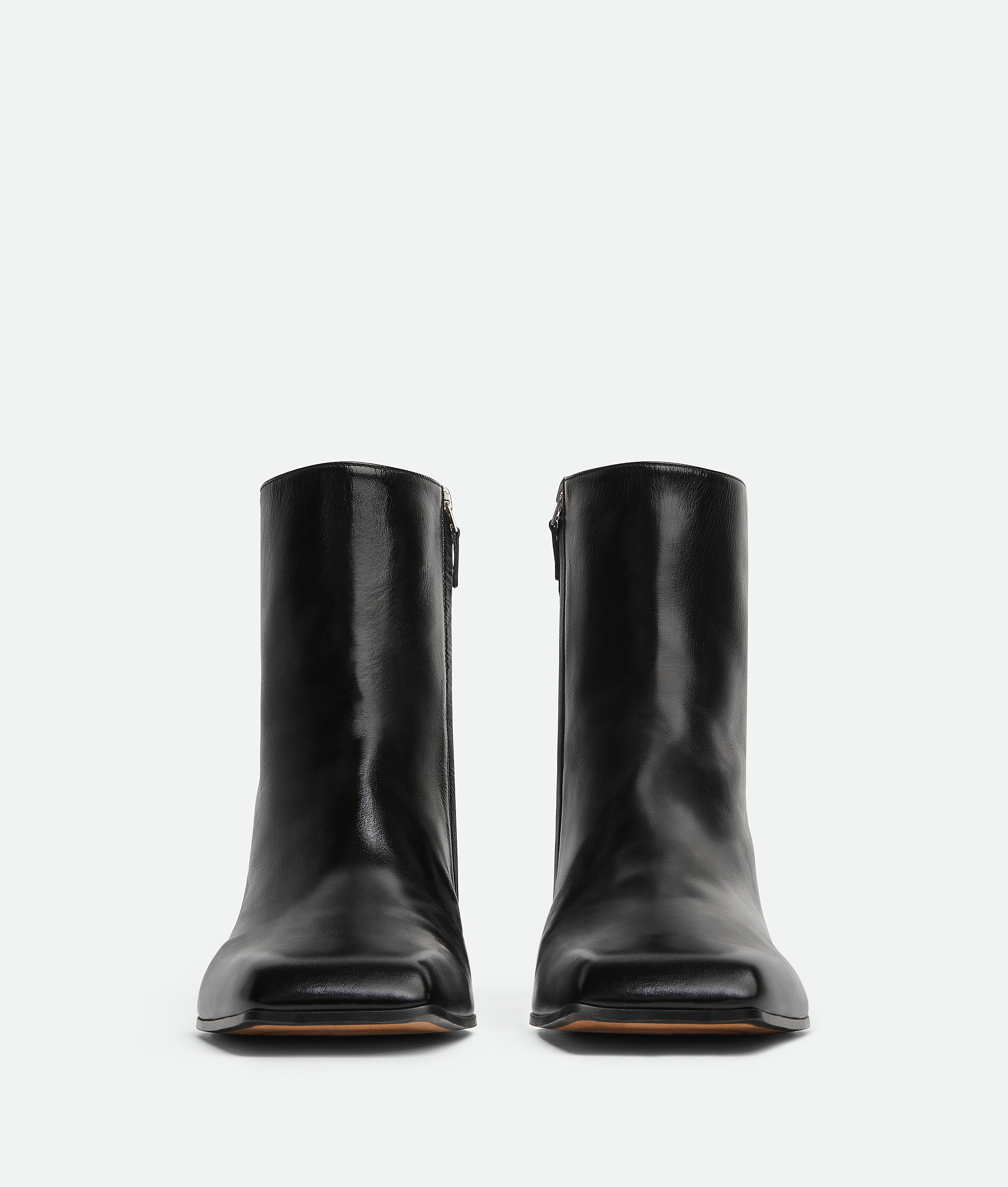 Bottega Veneta Leather Jim Ankle Boots In Black