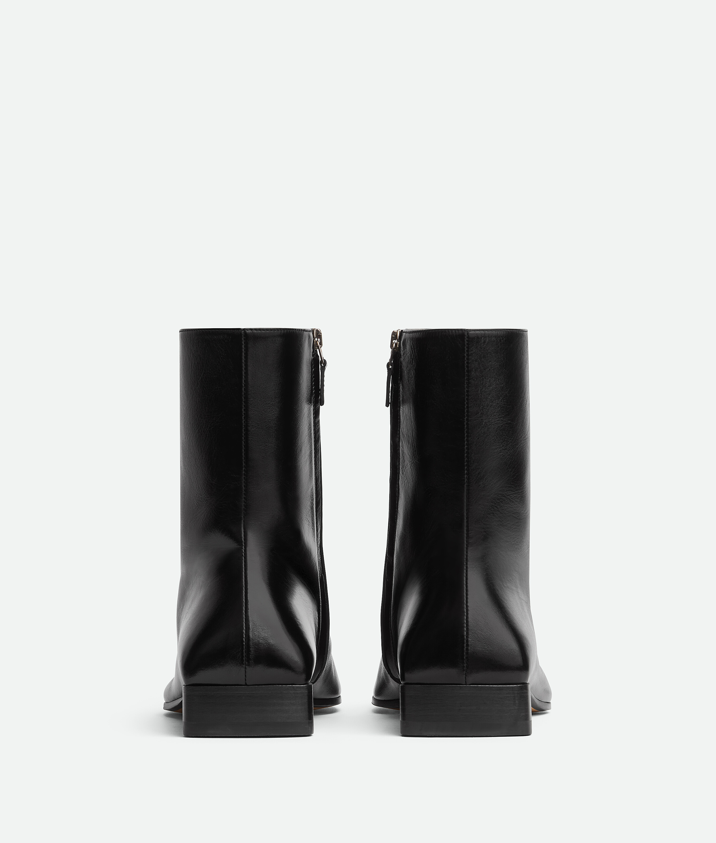 Bottega Veneta Leather Jim Ankle Boots In Black