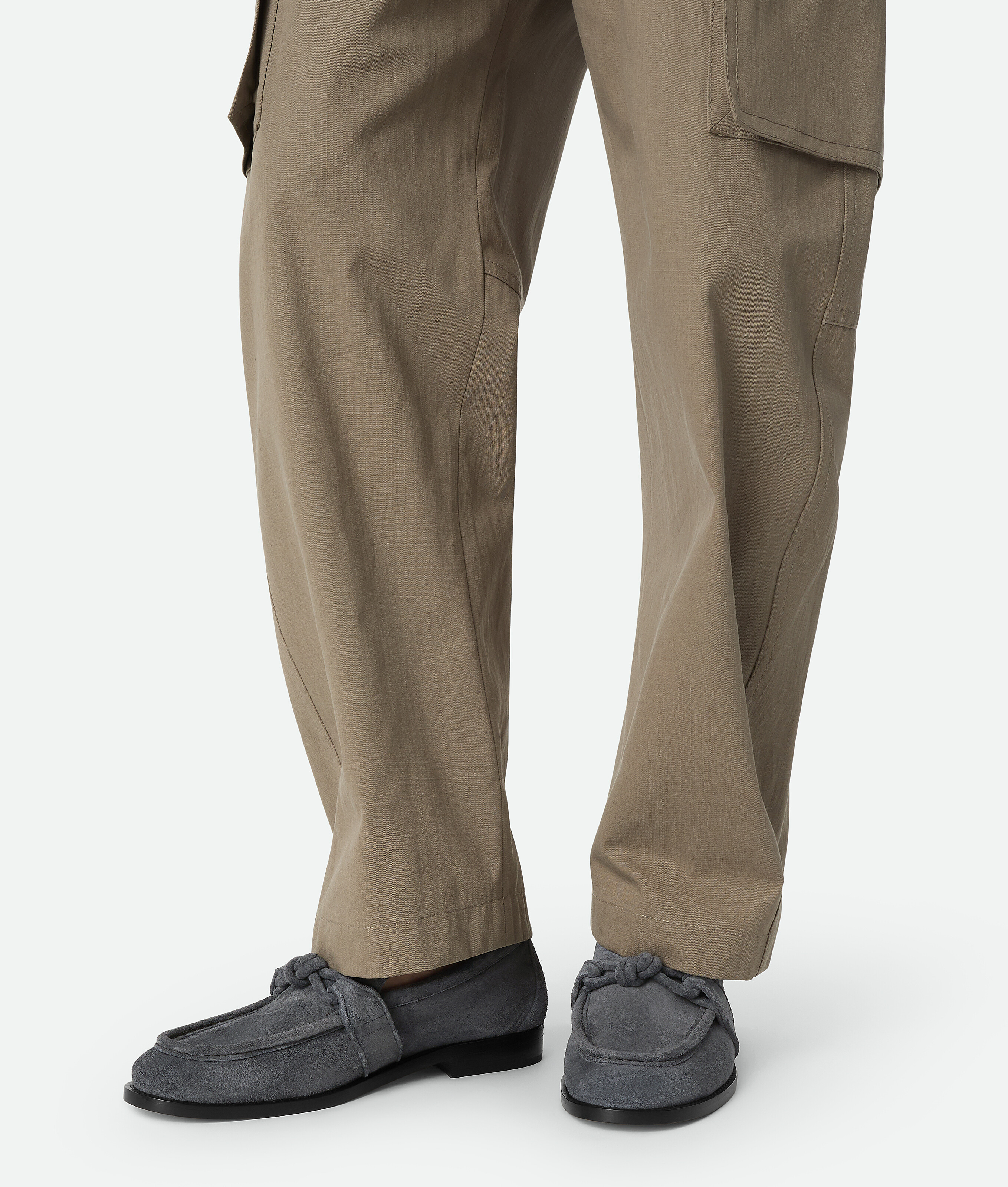 Bottega Veneta Knot Detail Round Toe Textured Leather Loafers In Gray