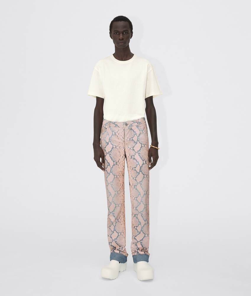 Bottega Veneta® Pantaloni da Uomo in Cantaloupe / Black. Shop online now.