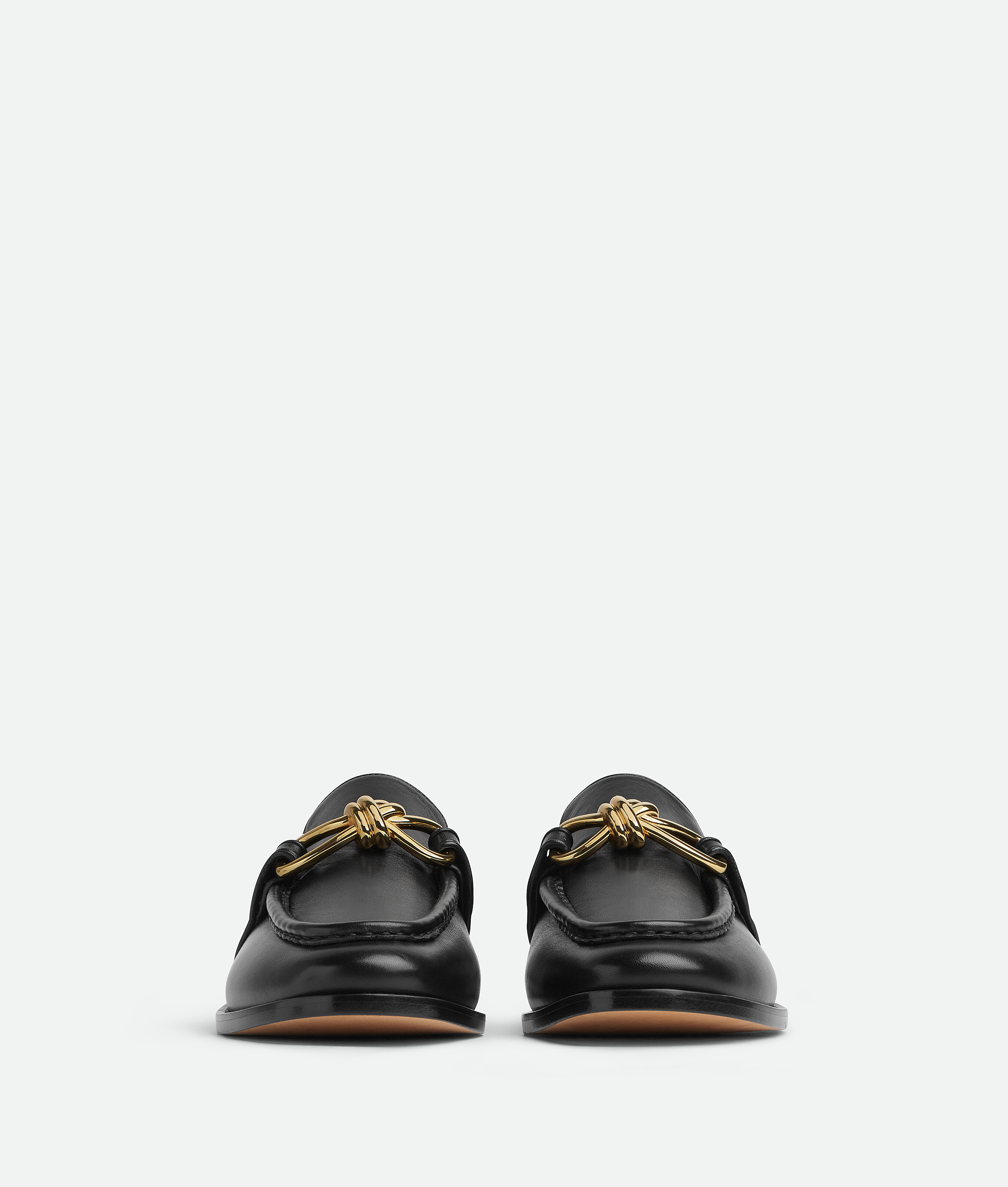 Bottega Veneta Astaire Knot Plaque Leather Loafers In Black