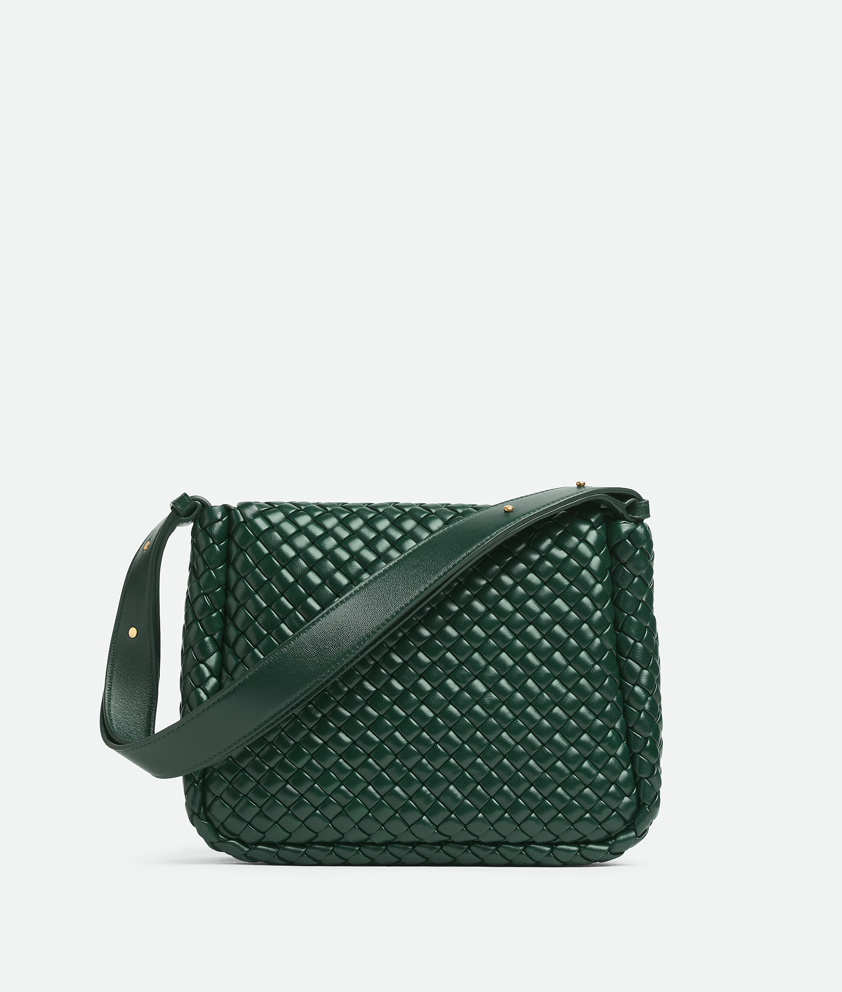 Shop Bottega Veneta Sac Porté Épaule Cobble Petit Format In Green