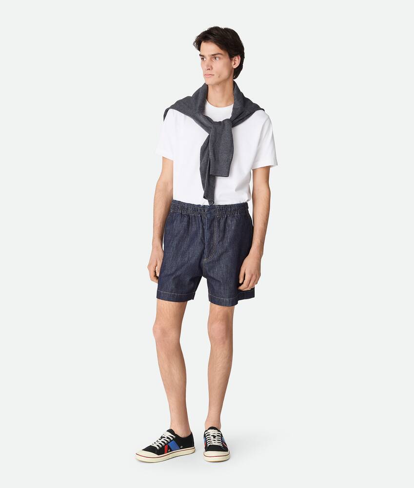 Ein größeres Bild des Produktes anzeigen 1 - Shorts aus Denim mit Indigo-Waschung