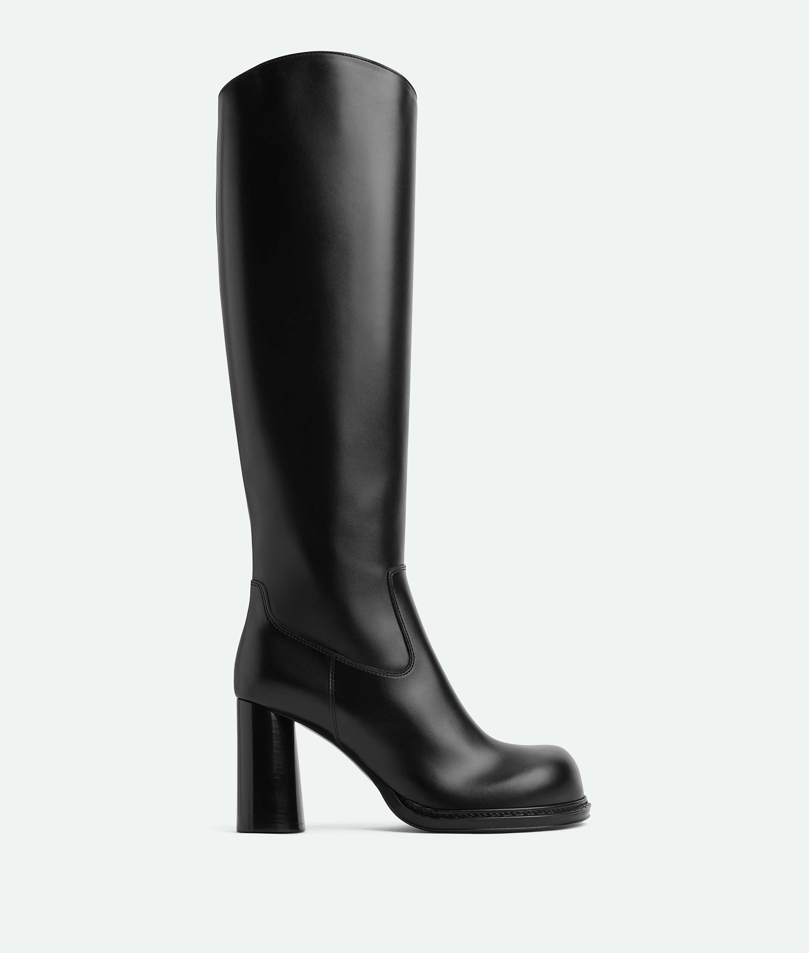 Shop Bottega Veneta Cliff Stiefel In Black