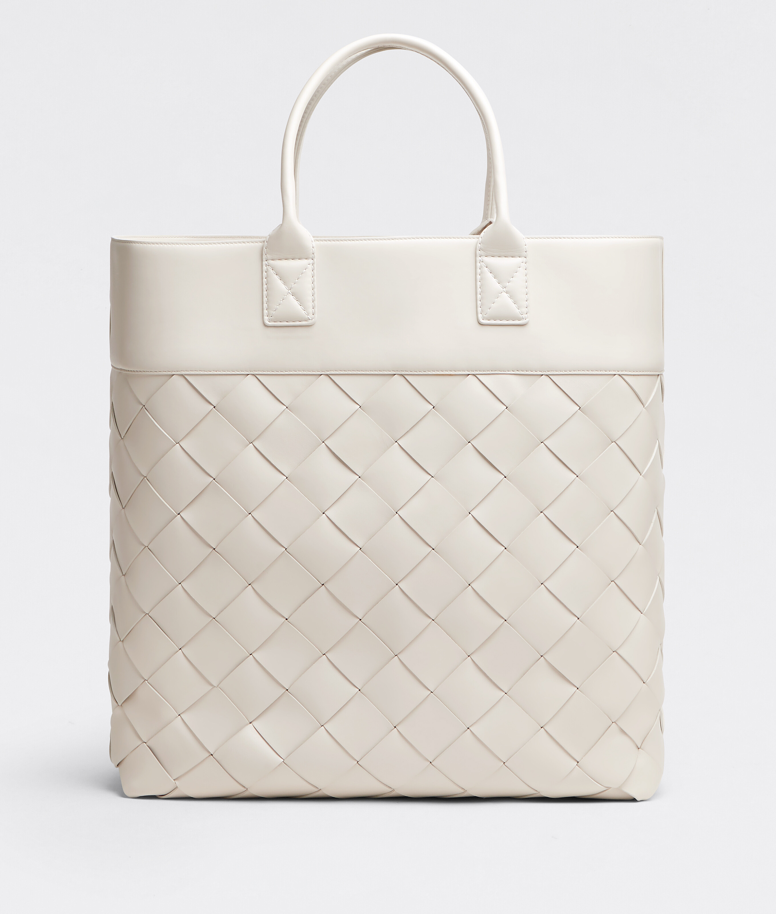 Shop Bottega Veneta Cabat In Blanc