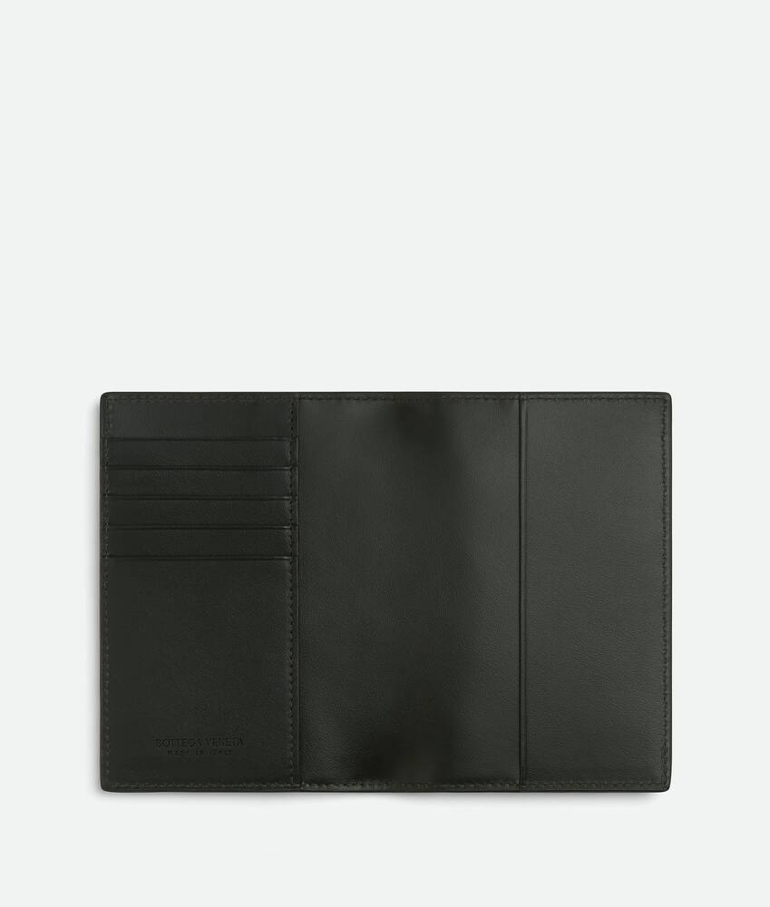 Display a large version of the product image 2 - Intrecciato Passport Case