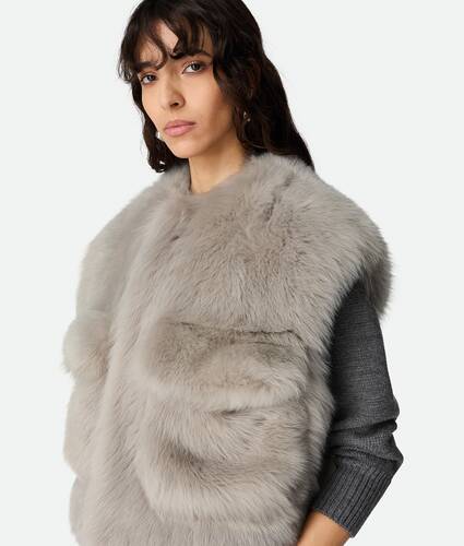 Kurze Weste aus Toscana Shearling