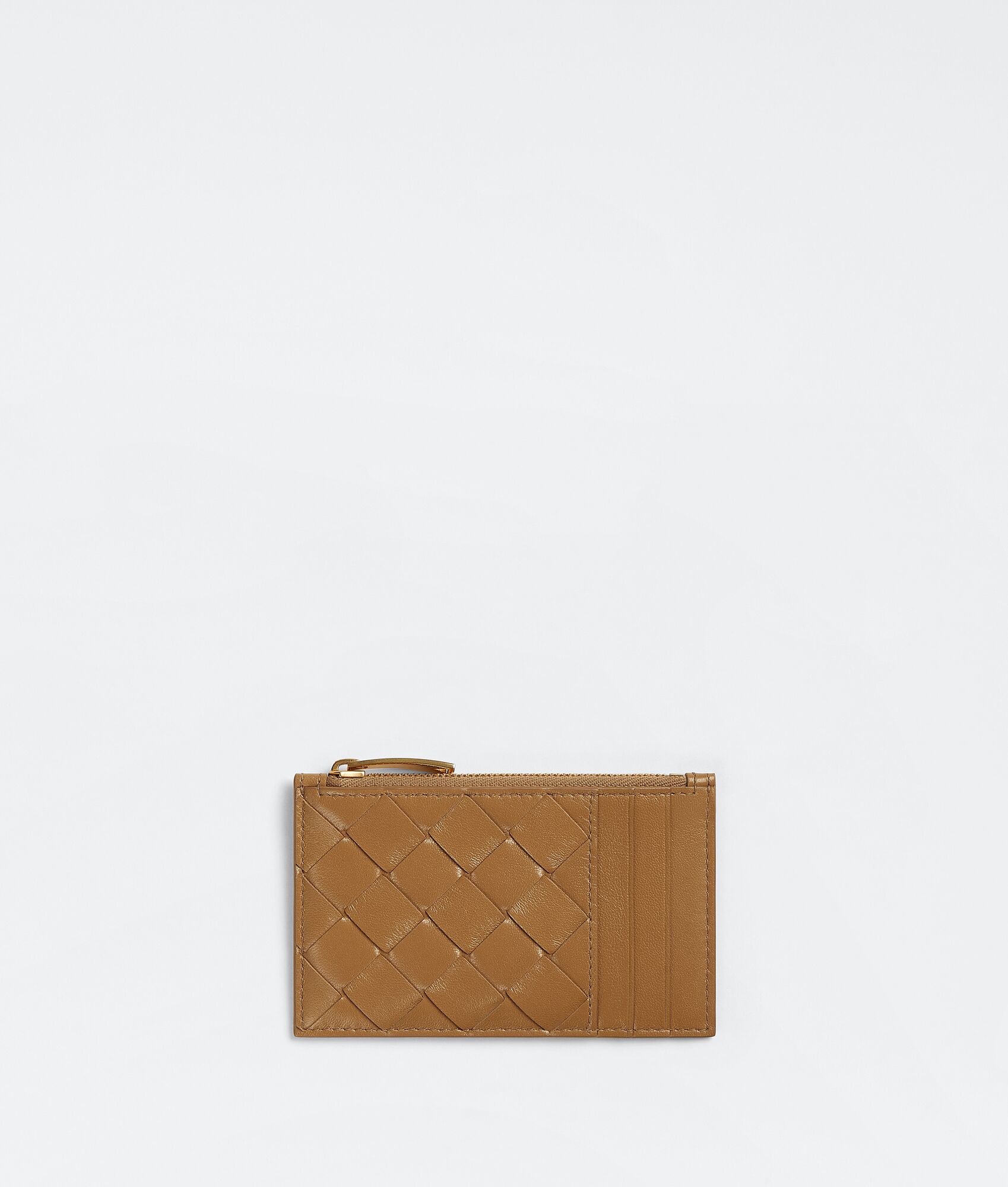 40代女性におすすめなセンスのいいレディース財布は、ボッテガ・ヴェネタのファスナー付きカードケース