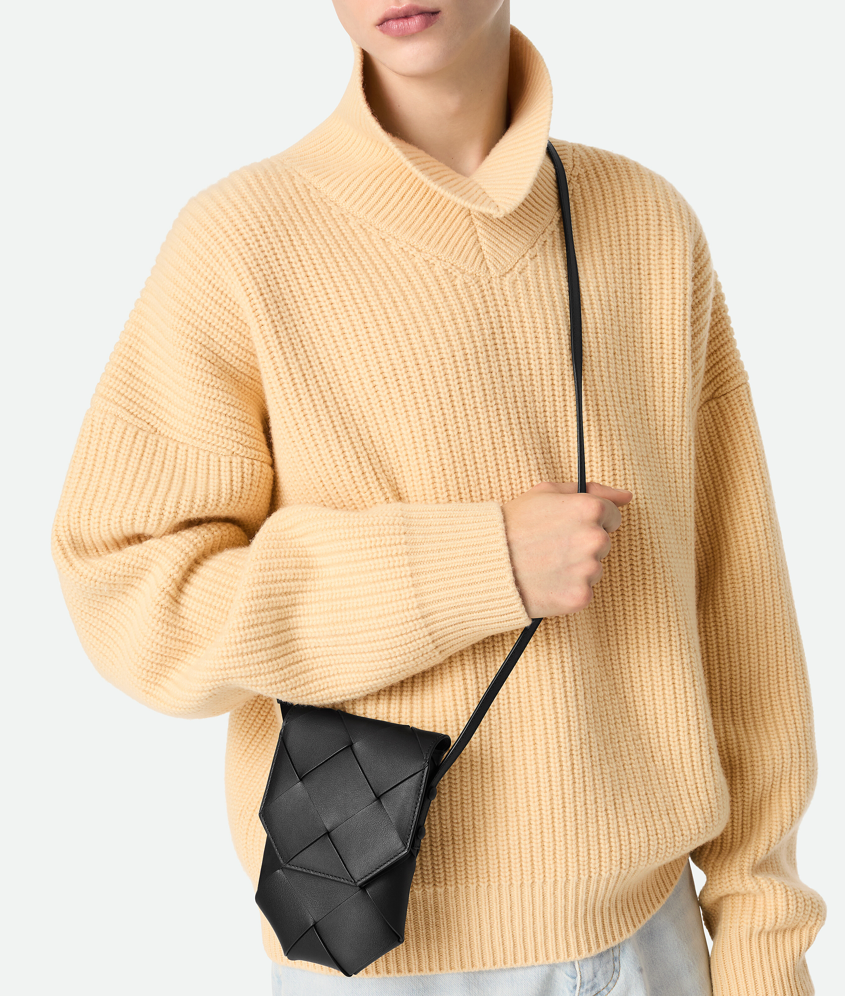 Bottega Veneta Diago Phone Pouch In Black/pinecone