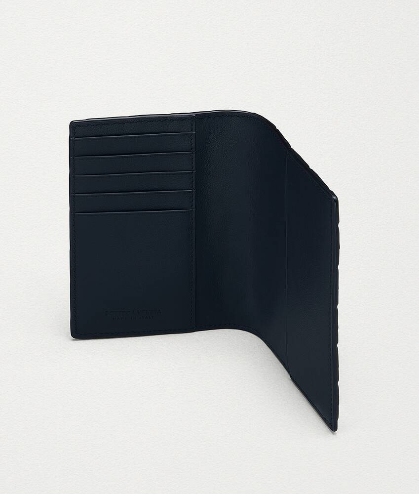 Men's Passport Holder in Midnight blue Bottega Veneta Saudi Arabia EN - Image 3