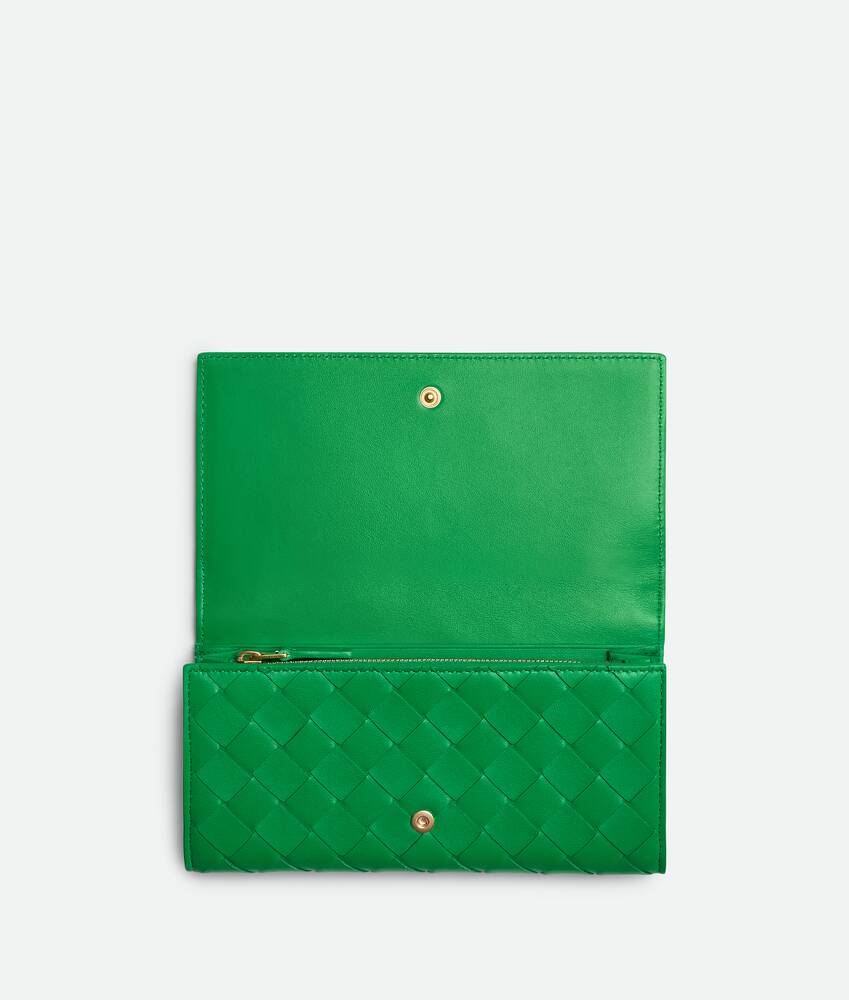 Bottega Veneta Intrecciato Wallet on Chain