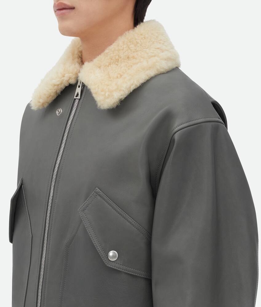 Display a large version of the product image 5 - Leather Jacket With Shearling Collar