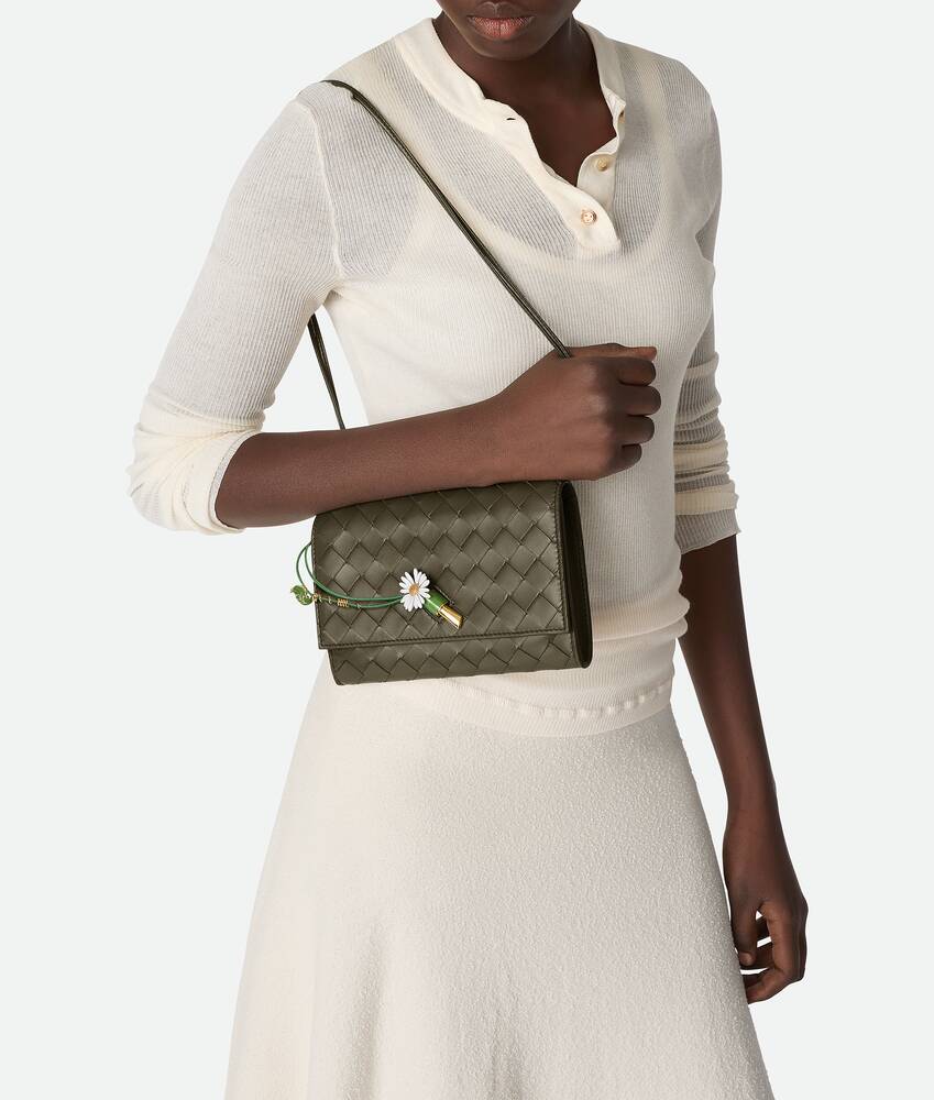 Display a large version of the product image 5 - Andiamo Daisy Pouch
