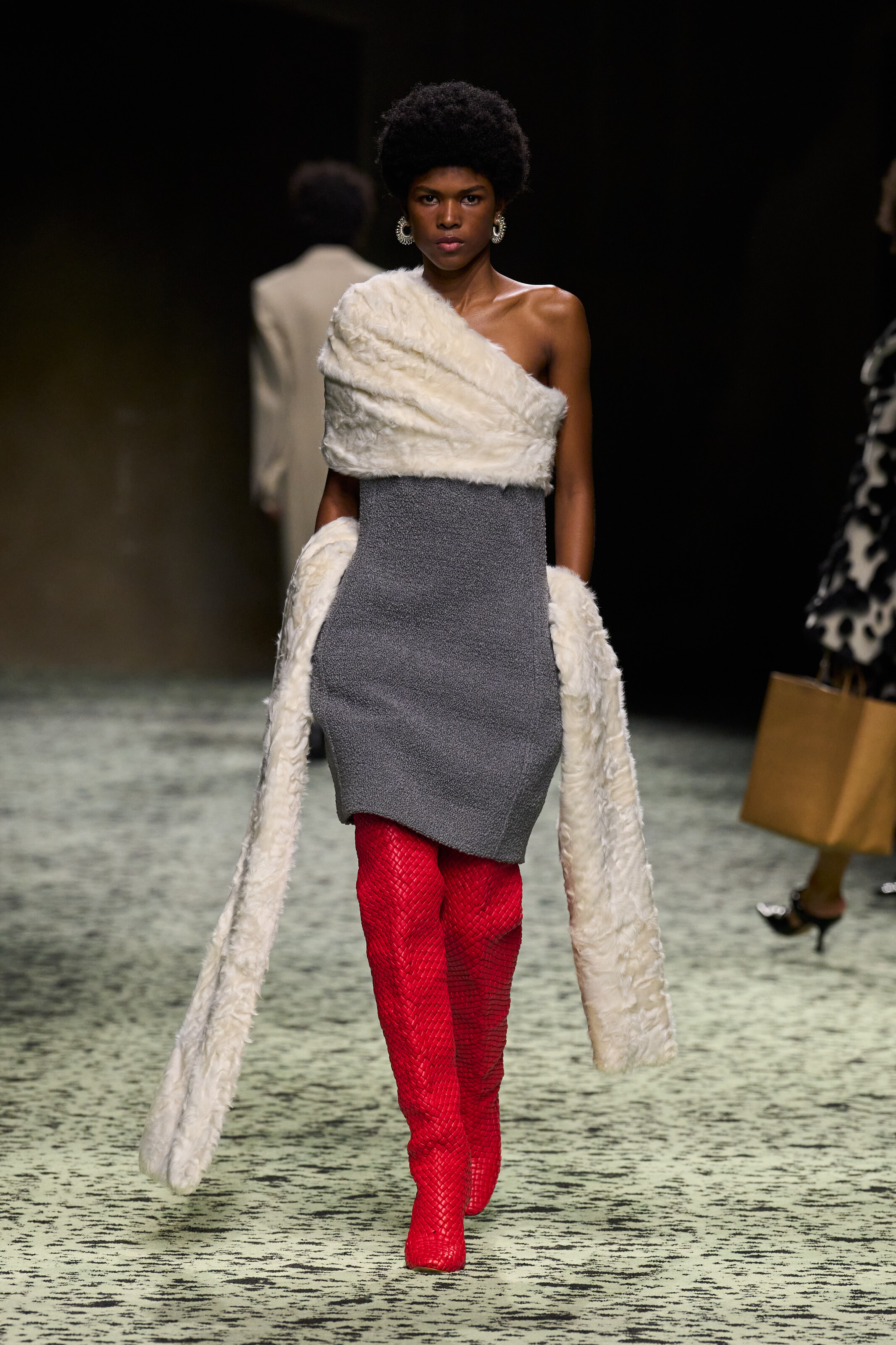 BOTTEGA VENETA WINTER 2023-冬季时装秀-BV 2023时装秀造型 | Bottega Veneta葆蝶家中国官方网站 | Bottega Veneta