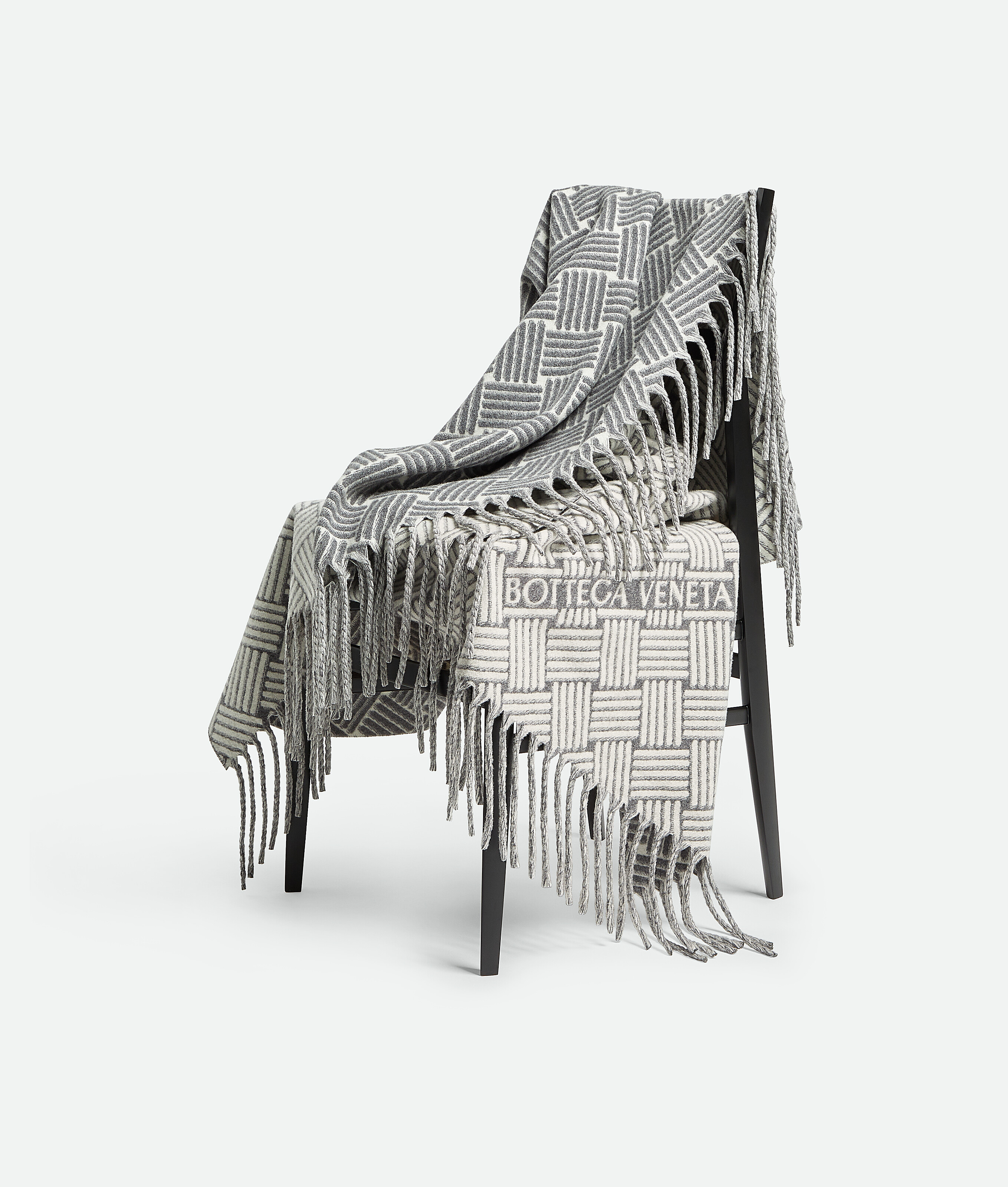 Cashmere Blanket With Intreccio Motif in Grey Bottega Veneta Saudi Arabia EN - Image 2