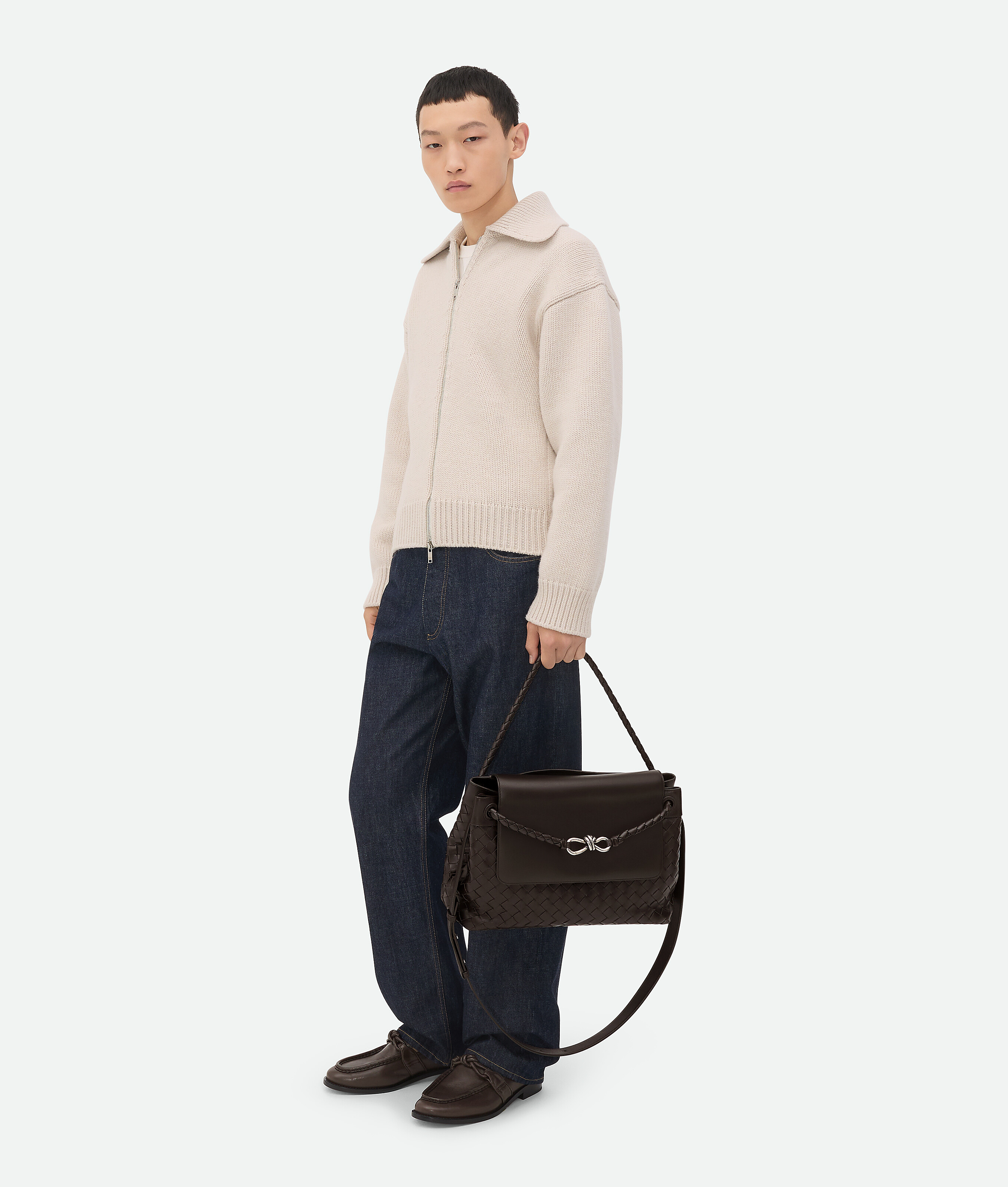 Bottega Veneta Andiamo Messenger In Fondant