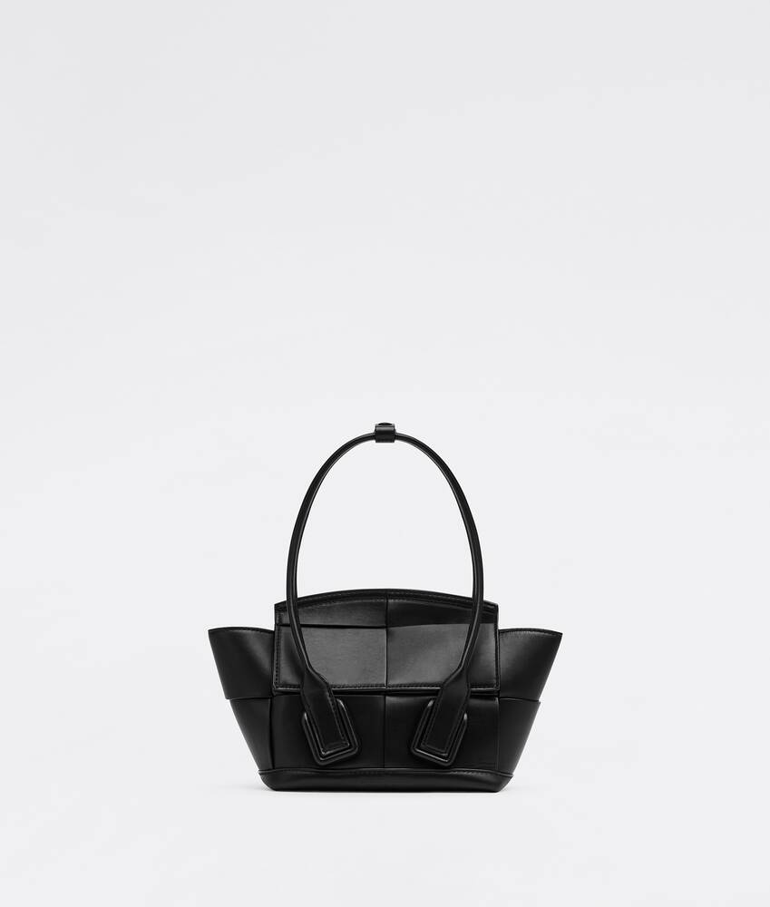 30代女性におすすめのワンランク上の高級ブランドのバッグはBOTTEGA VENETAのミニザ・アルコ