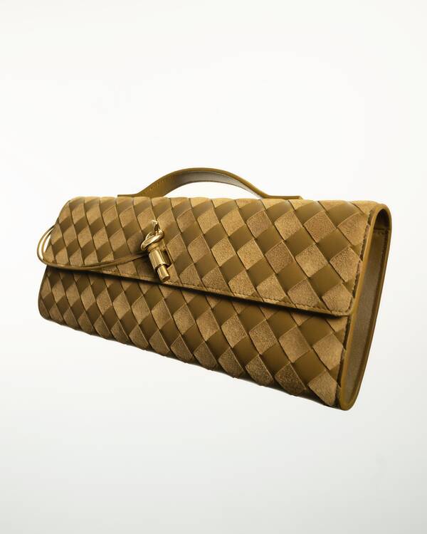 Online Exclusive - Andiamo Clutch