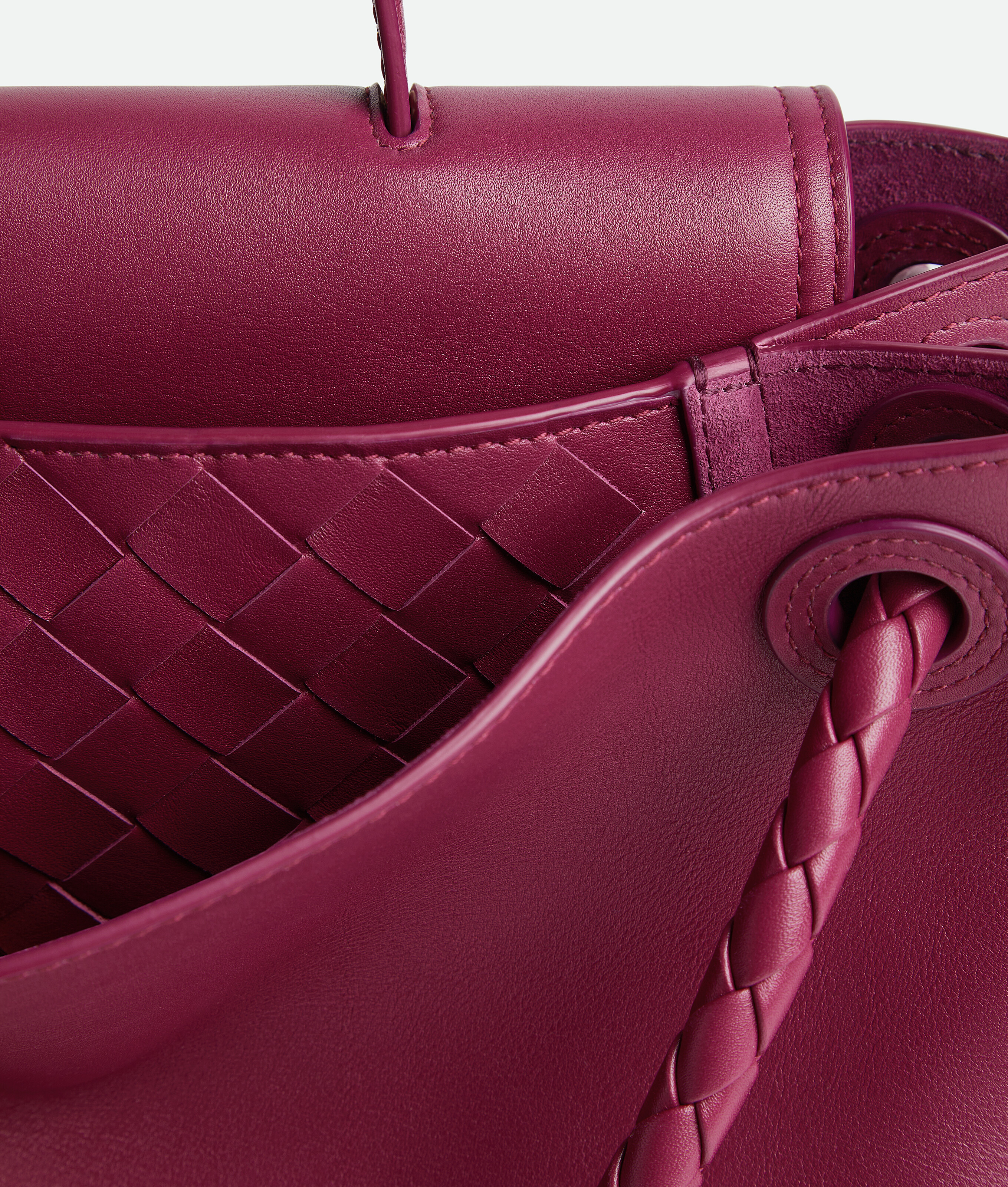 Bottega Veneta Andiamo Medium Leather Top-handle Bag In Red