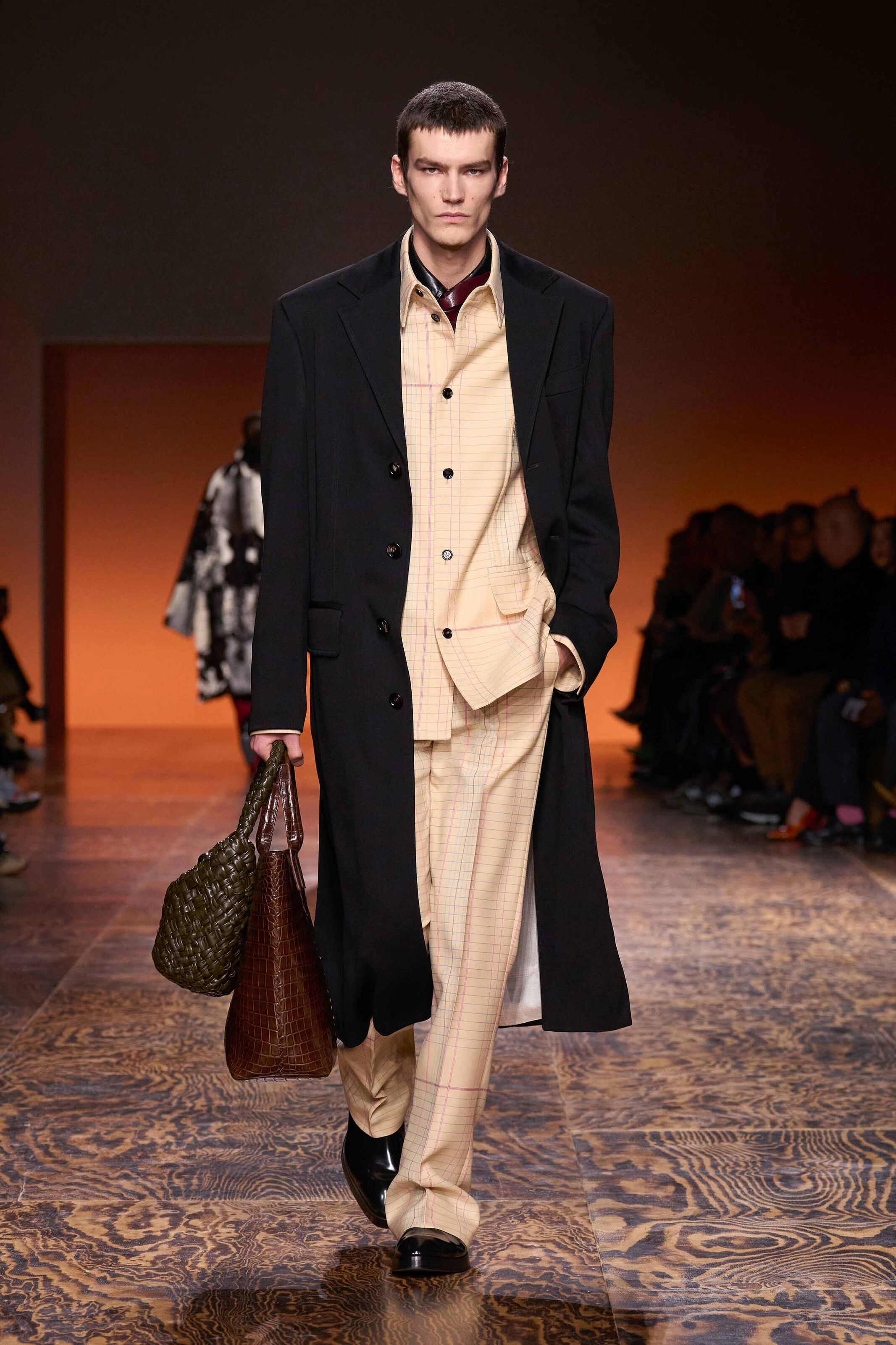 BOTTEGA VENETAボッテガ マット フルイドビスコース コート ブラックマット フルイドビスコースジャージー コート| Bottega