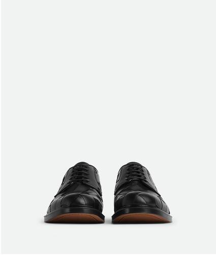Tie Lace-Up Shoe