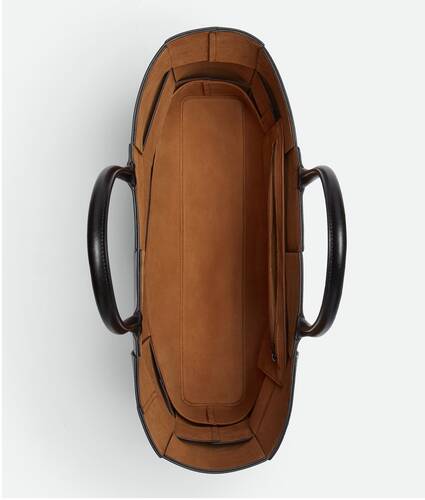 Bottega Veneta® Large Arco Tote Bag in Nero. Shop online now.