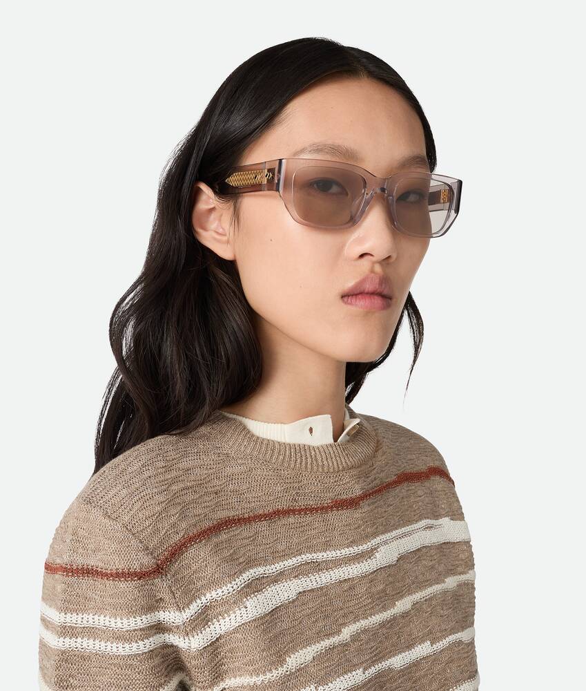Bottega Veneta直営店 イントレチャート スクエアサングラス グレーイントレチャート スクエア サングラス| Bottega Veneta® 日本