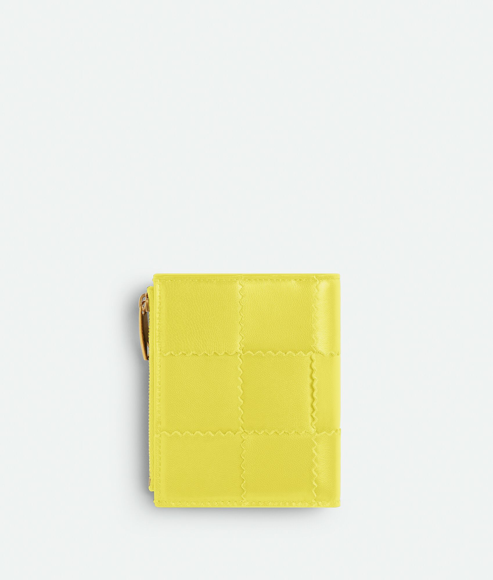 日本限定のお財布BOTTEGA VENETAの二つ折りウォレット