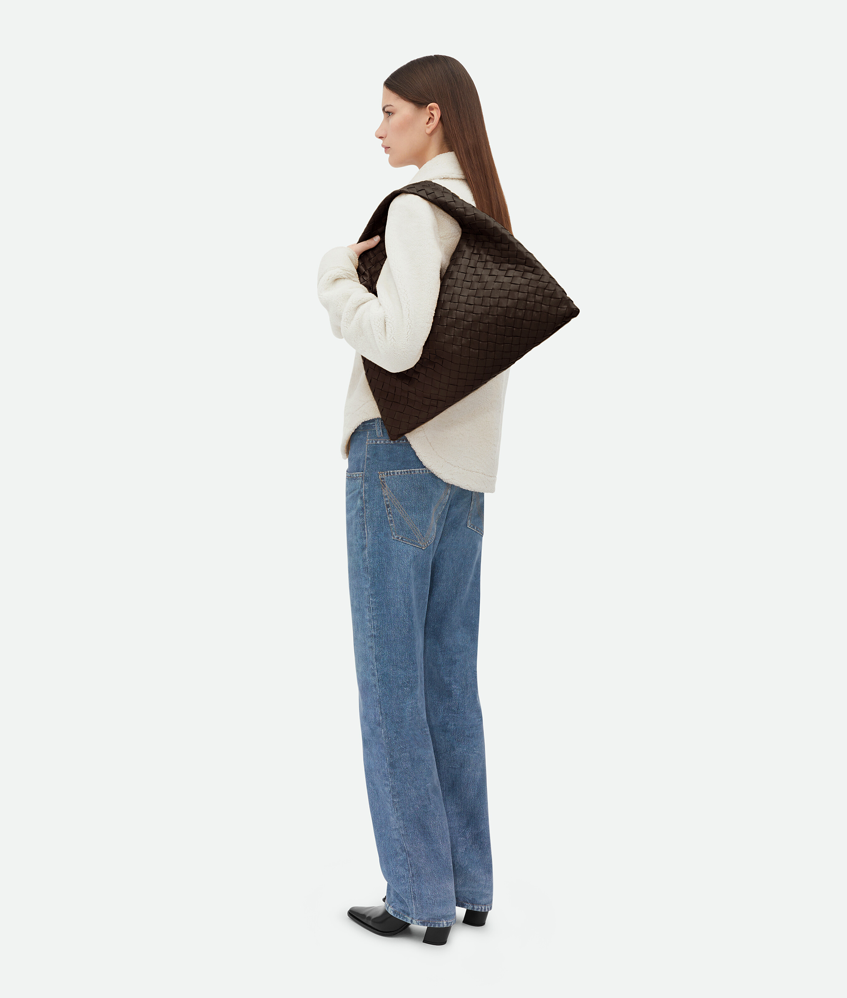 Bottega Veneta Women Hop Intecciato Leather Shoulder Bag In Fondant