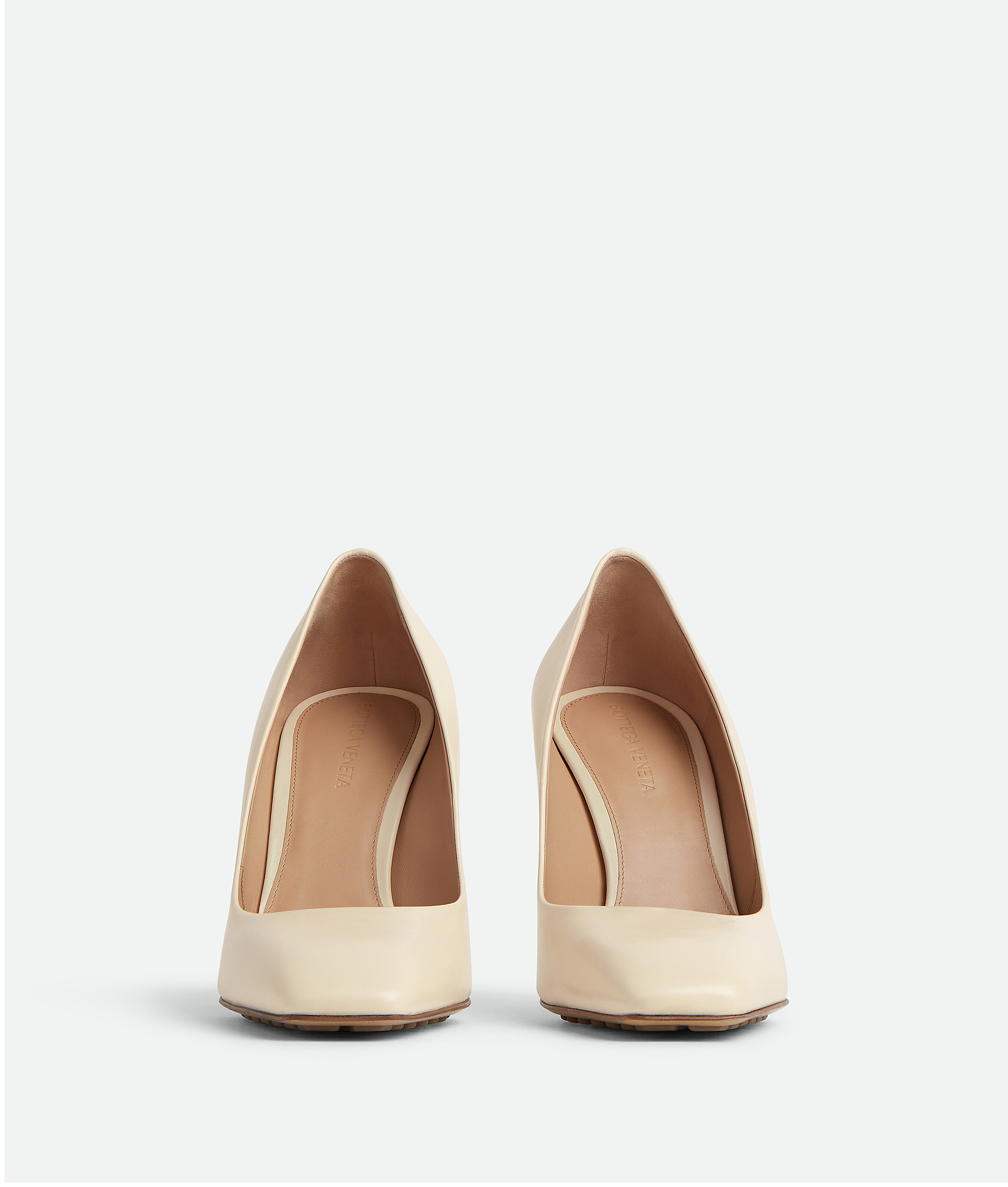 Bottega Veneta Knot Leather Pumps In White